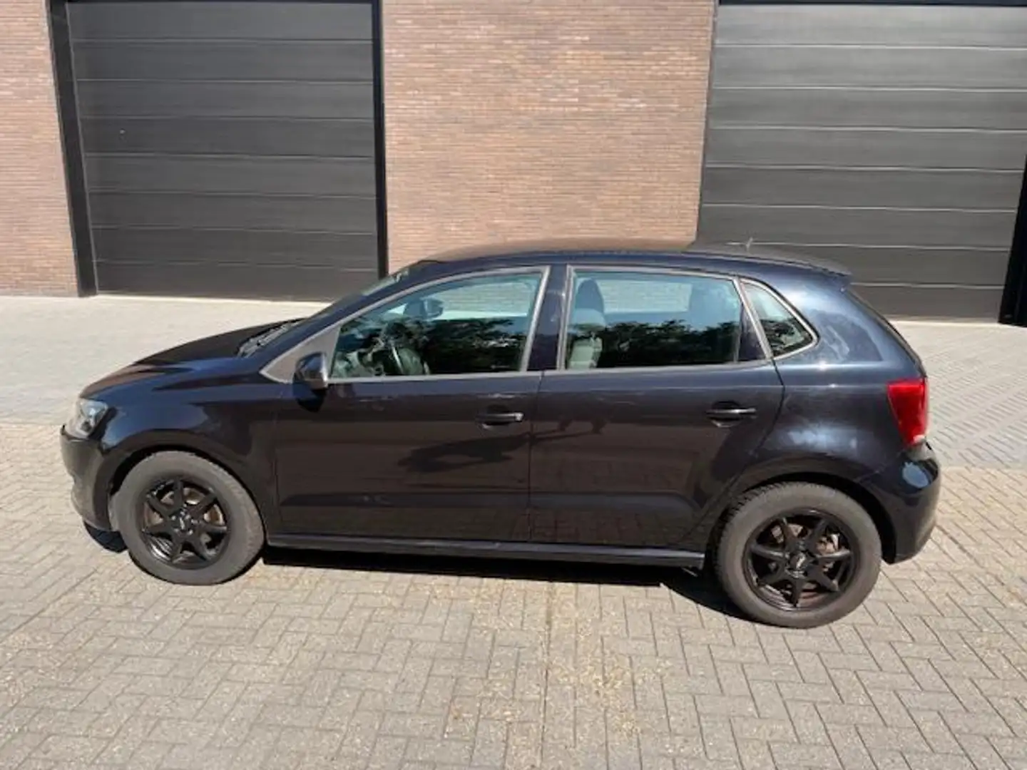 Volkswagen Polo 1.2 TSI Comfortline | 5 DEURS| AIRCO|SPORT VLG.|NA Noir - 2