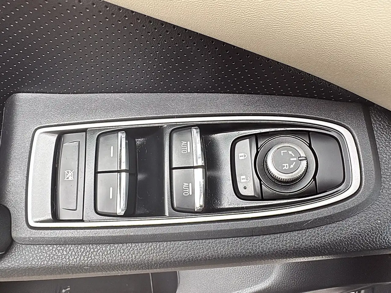 Subaru Ascent снимка Subaru Ascent