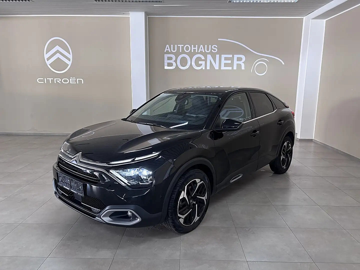 Citroen C4 PureTech 130 S&S Shine Schwarz - 1
