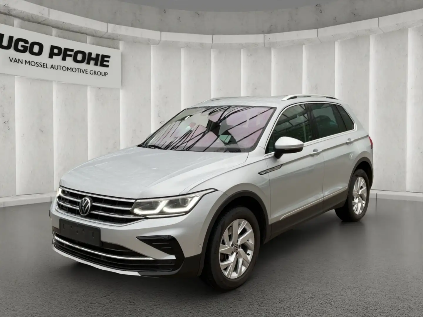 Volkswagen Tiguan 2.0 TDI Elegance 4Motion (EURO 6d) ACC Stříbrná - 1