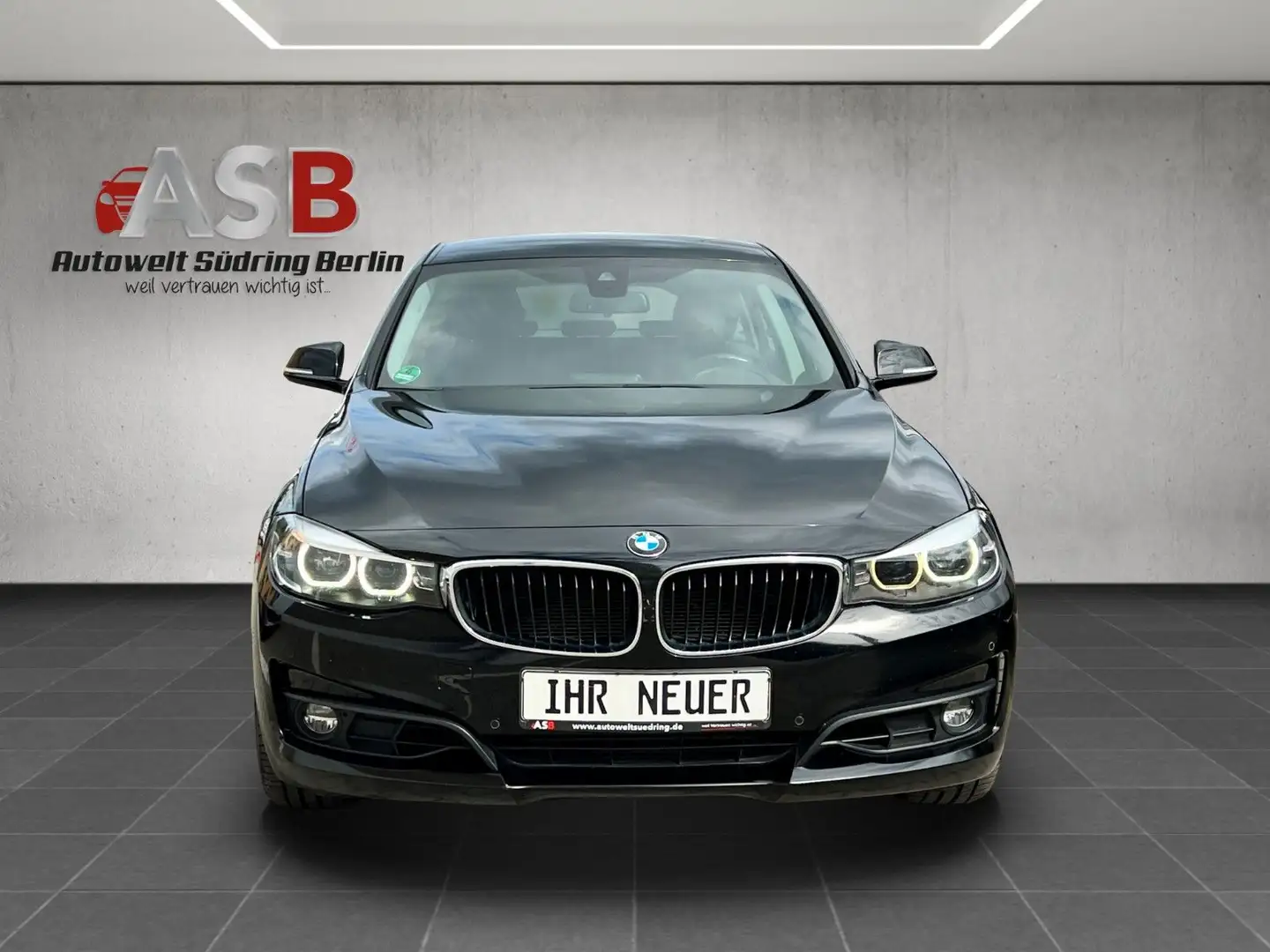 BMW 330 d xDrive Advantage Gran Turismo*LED*Navi* Černá - 2