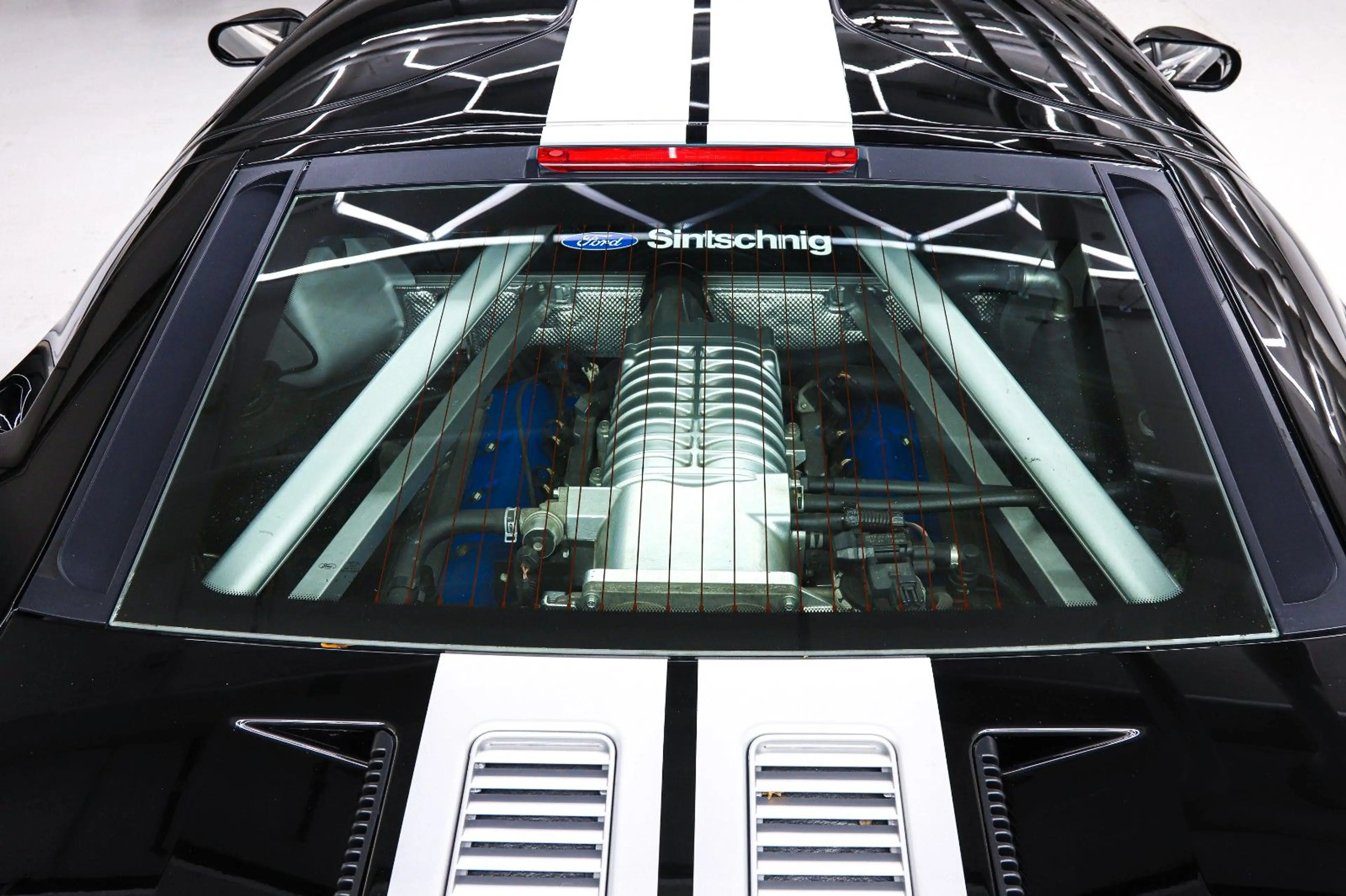 Ford GT — photo 21