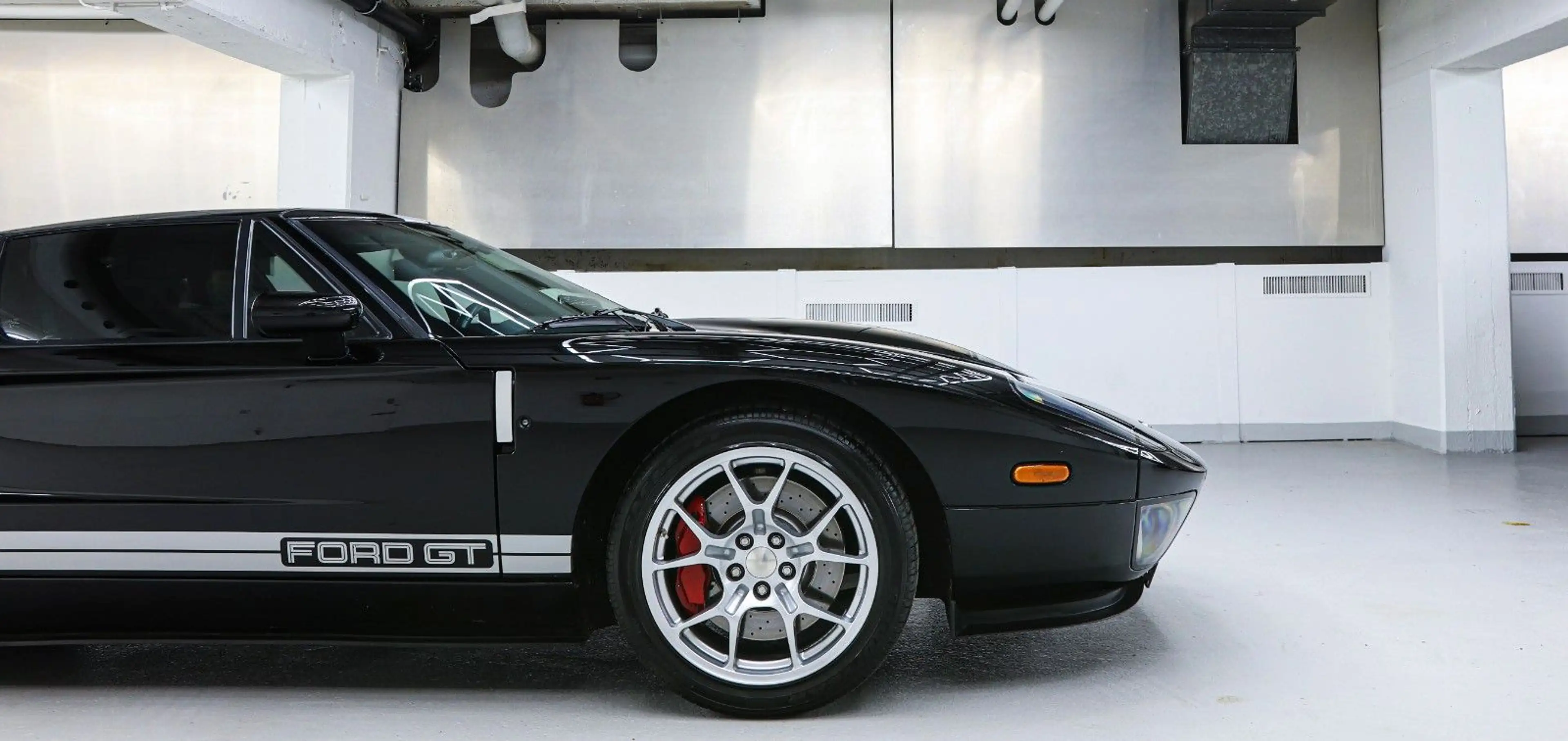 Ford GT — photo 13