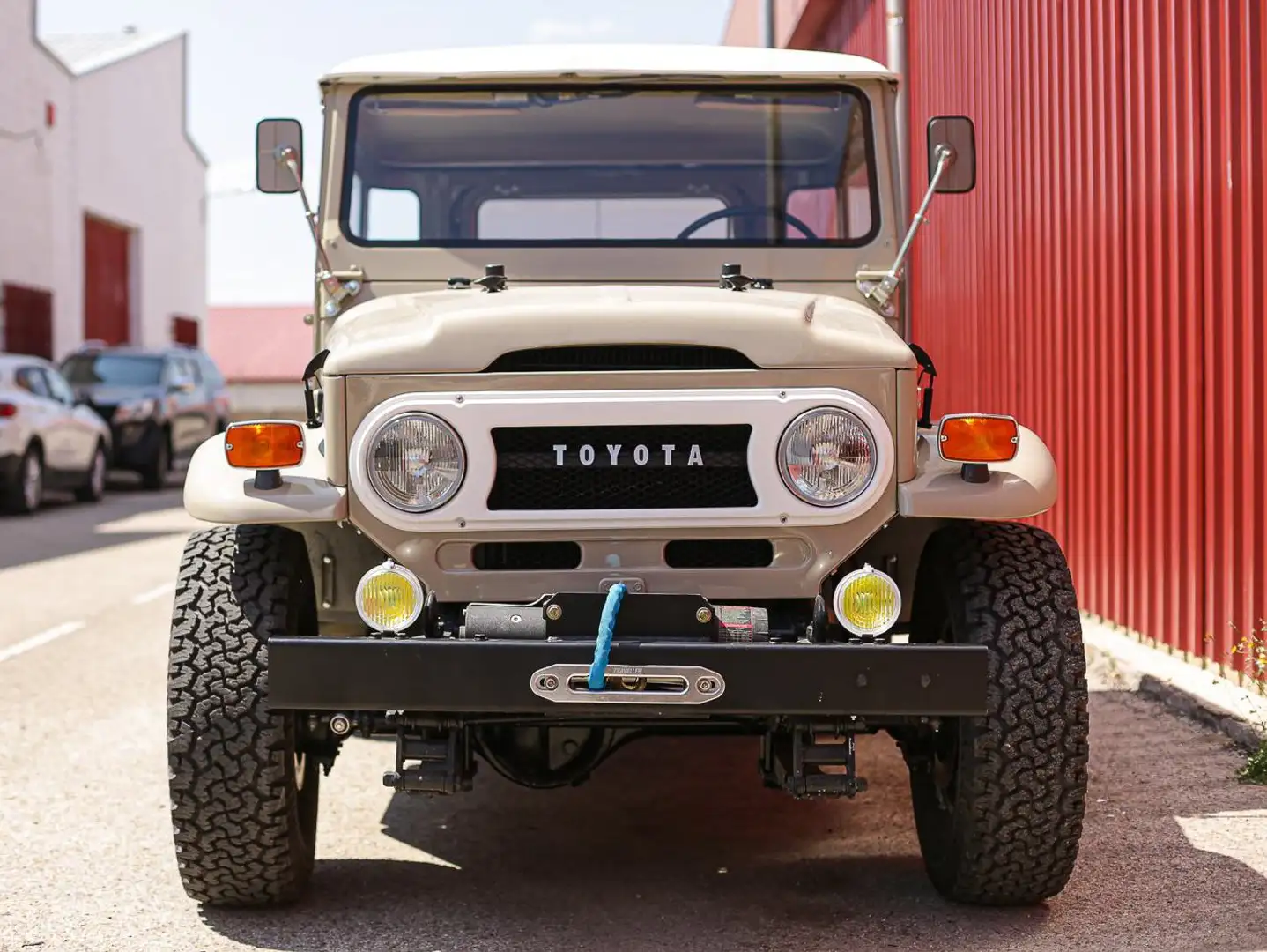 Toyota FJ40 3.9L USA Бежевий - 2