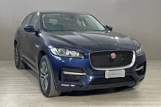 Jaguar F-Pace view 4