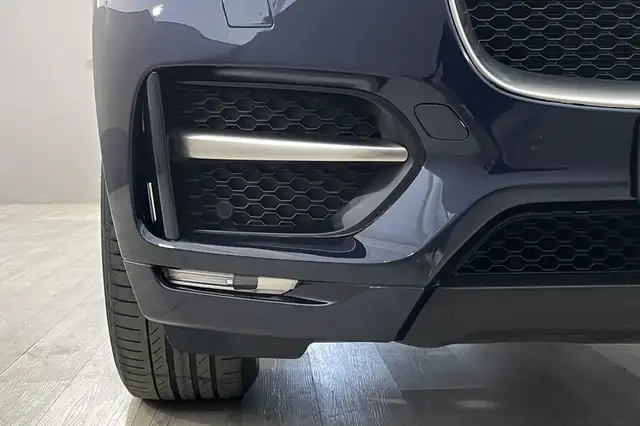 Jaguar F-Pace view 24