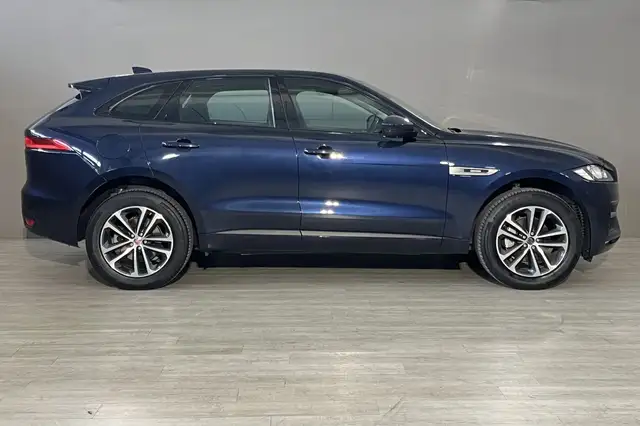 Jaguar F-Pace view 5