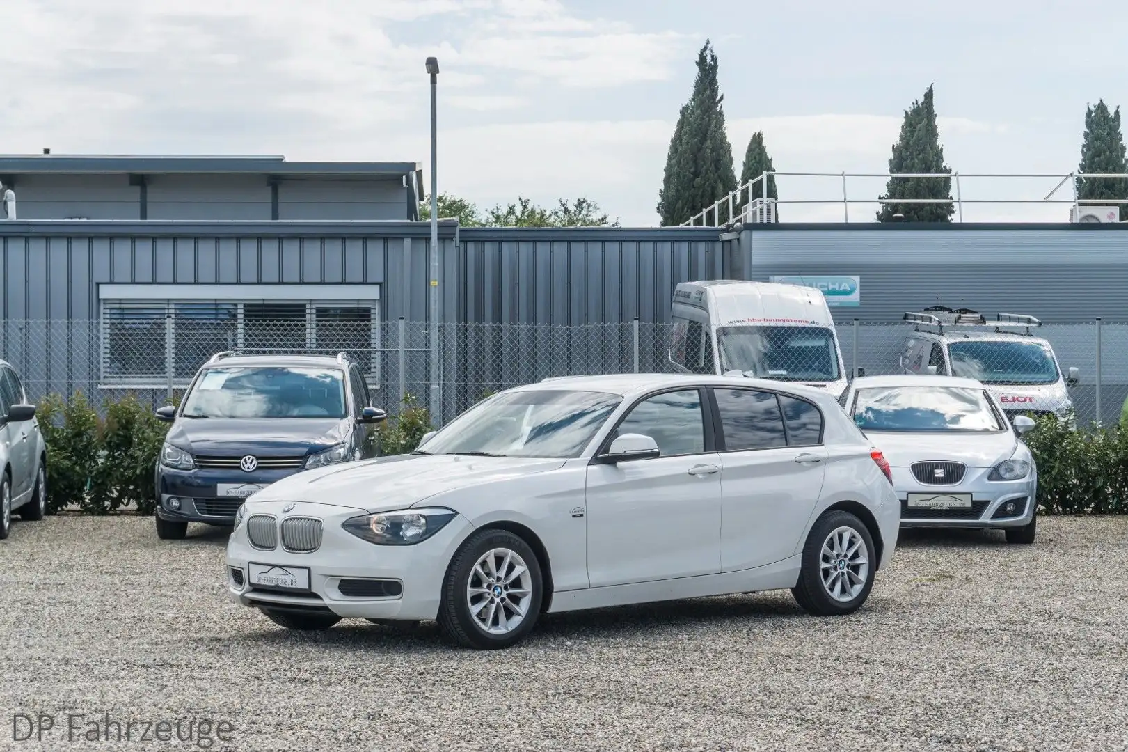 BMW 116 i Automatik Klima Teilleder Anhängerkupplung Weiß - 1