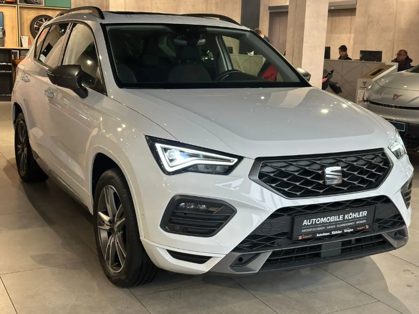 SEAT Ateca FR 4Drive 2.0 TDI AHK NAV LED ACC PANODACH Weiß - 2