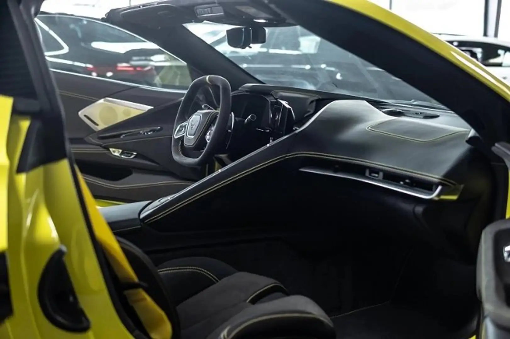 Corvette C8 2LT auto C8 Cabrio 6.2 Stingray Giallo - 2