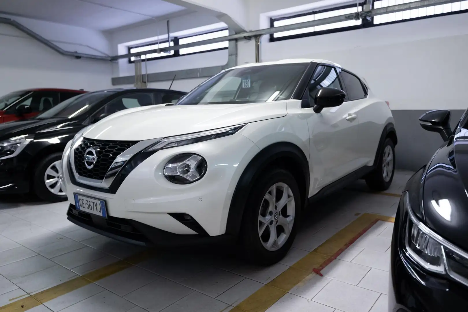 Nissan Juke 1.0 dig-t N-Connecta 114cv Blanc - 1