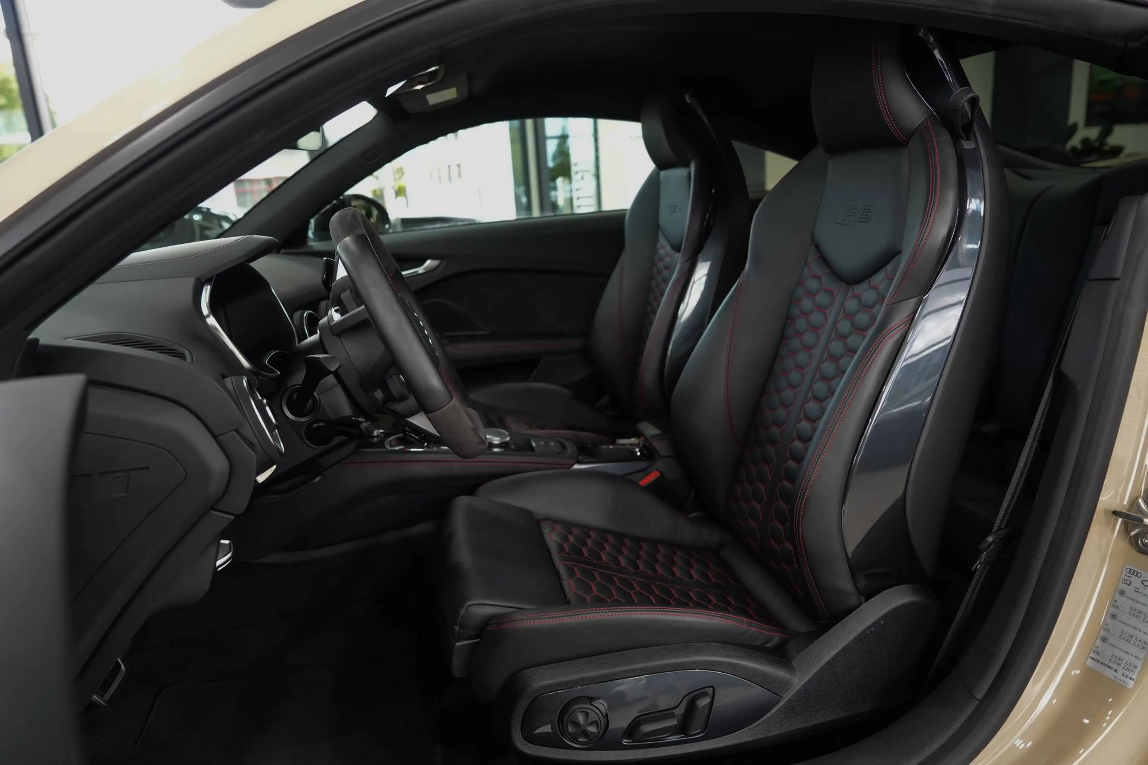Audi TT RS 2.5 TFSI quattro*CARBON-INT*RS-ABGAS*B&O* — photo 12