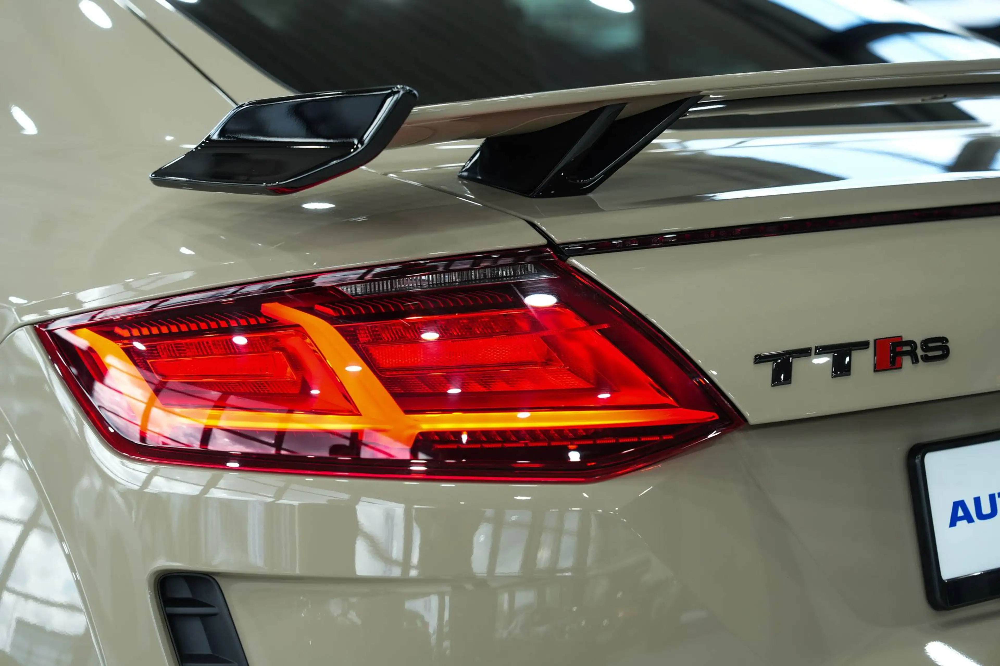 Audi TT RS 2.5 TFSI quattro*CARBON-INT*RS-ABGAS*B&O* — photo 10