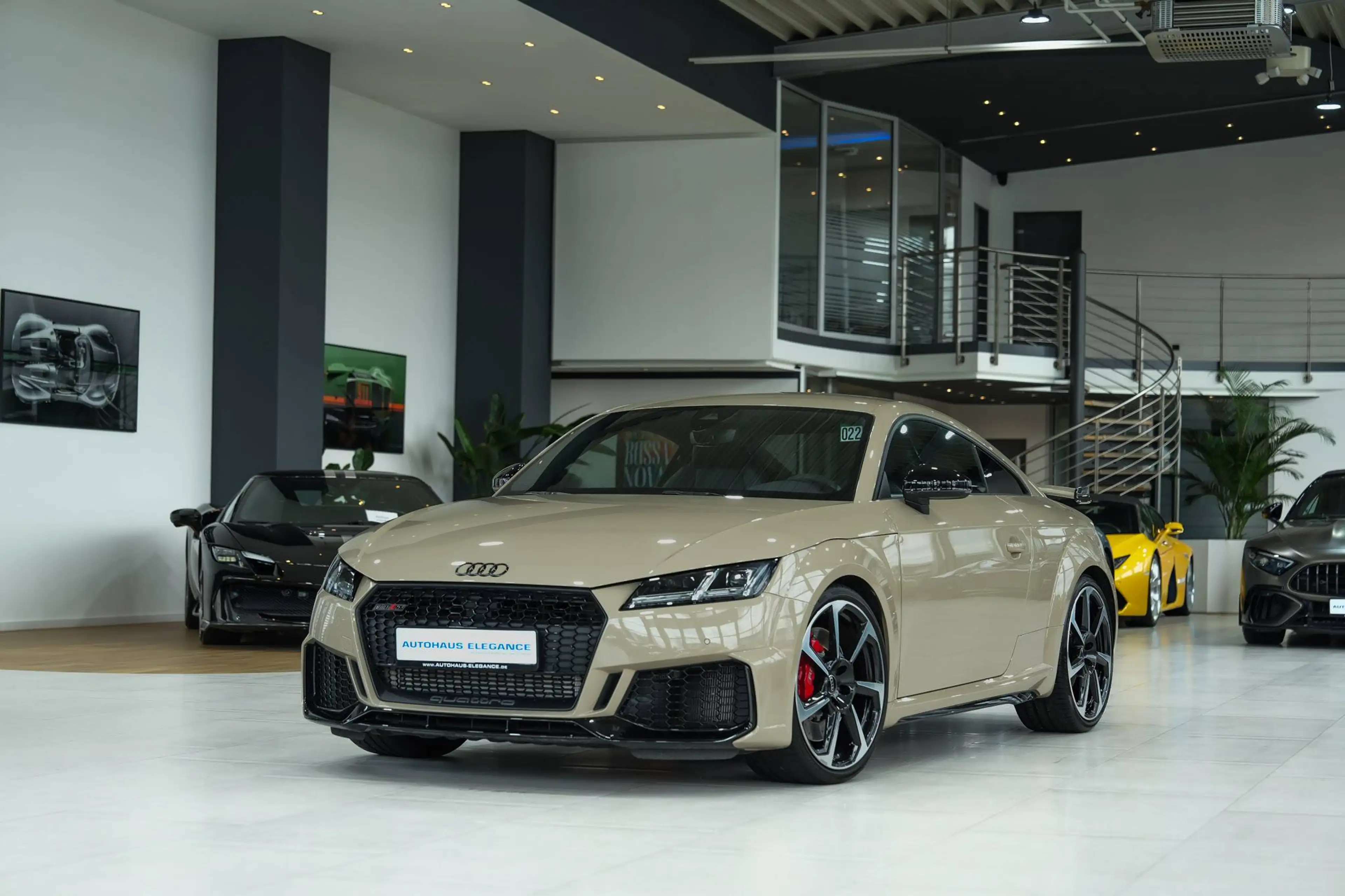 Audi TT RS 2.5 TFSI quattro*CARBON-INT*RS-ABGAS*B&O*