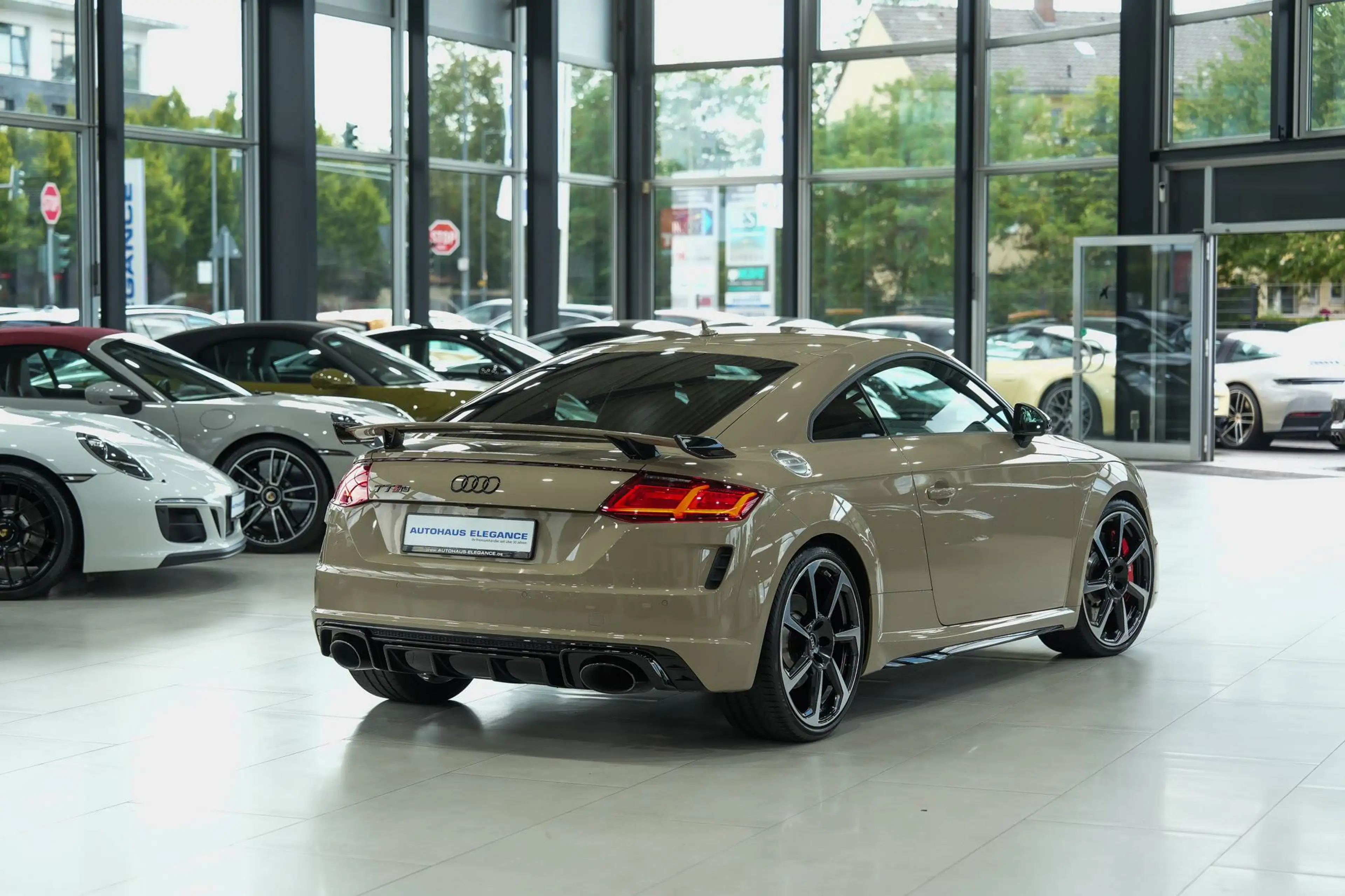 Audi TT RS 2.5 TFSI quattro*CARBON-INT*RS-ABGAS*B&O* — photo 2