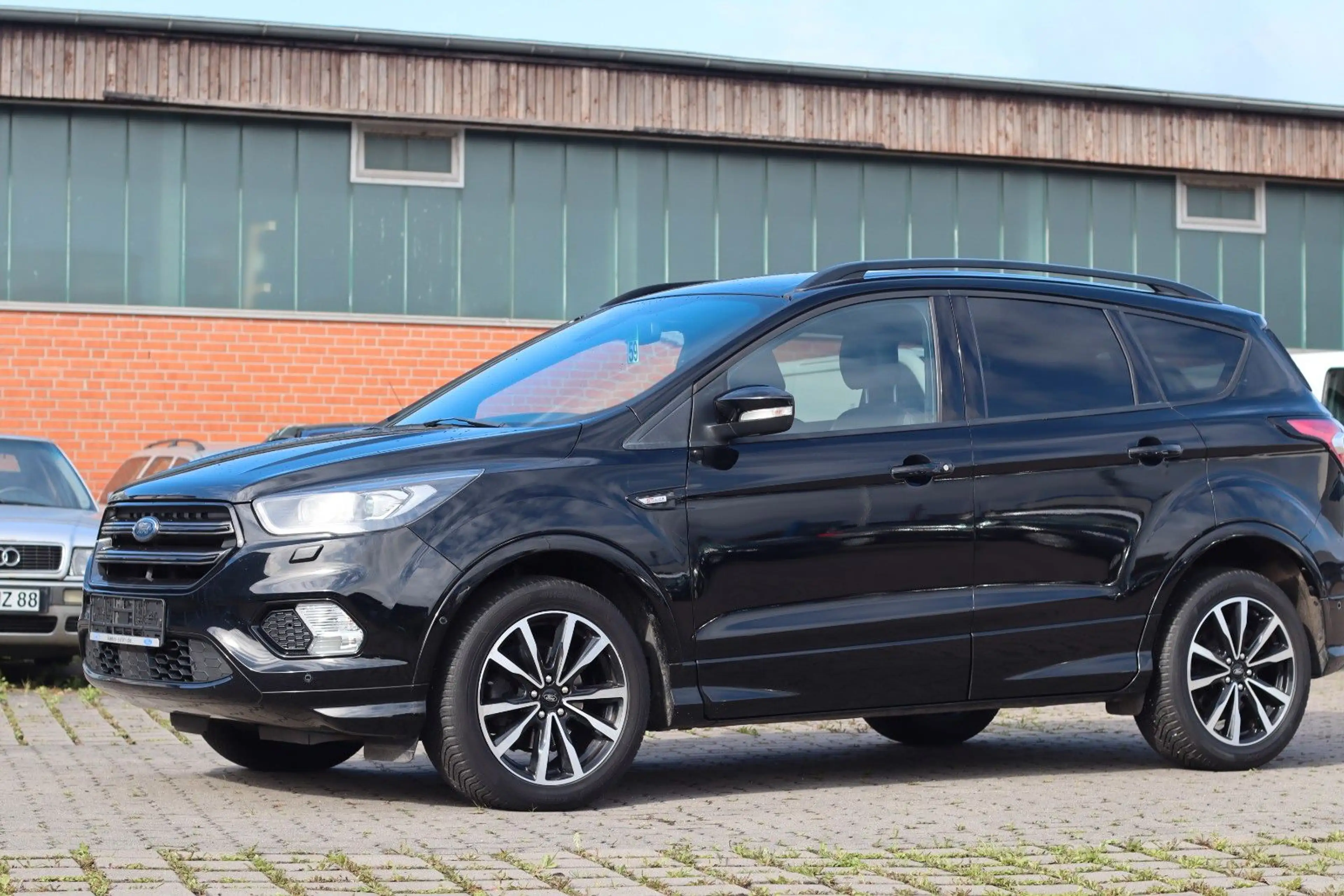Ford Kuga ST-Line — photo 3