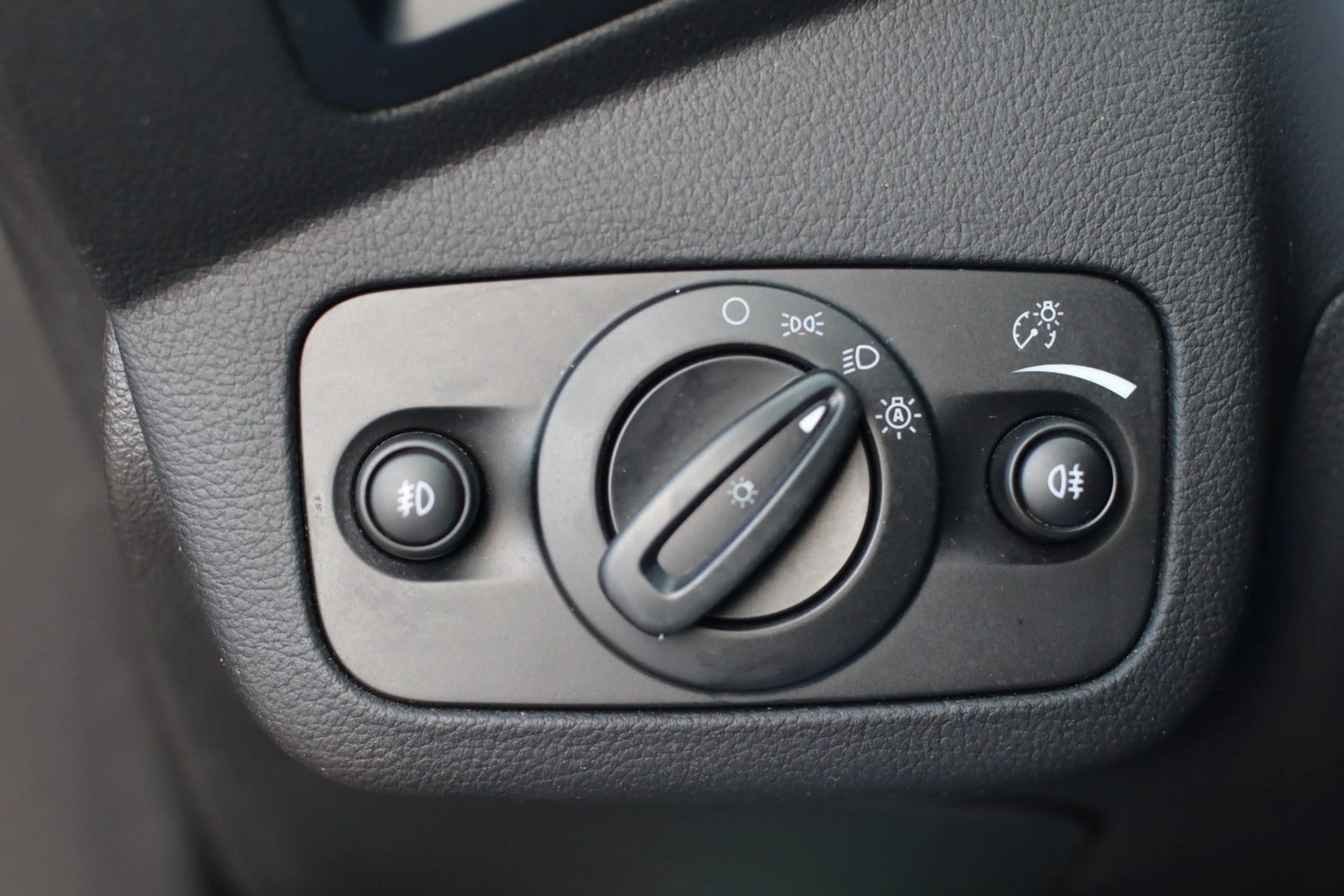 Ford Kuga ST-Line — photo 15