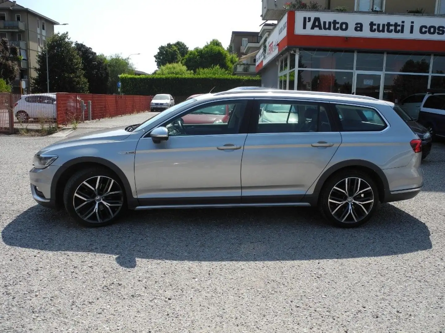 Volkswagen Passat Variant 2.0 TDI 190cv AllTruck 4Motion DSG BMT Grau - 2