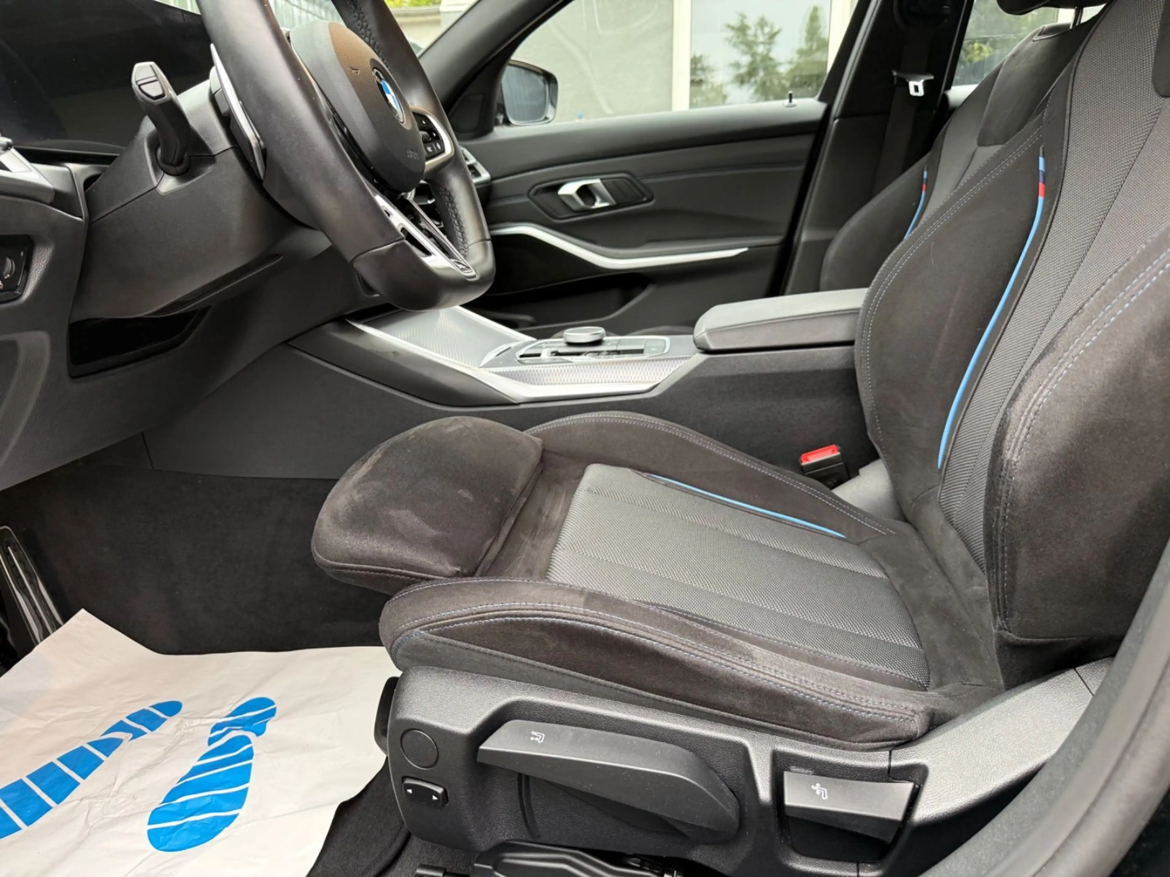 BMW 330 I Touring xDrive M Sport/Ambiente/Spur/Apple — photo 9