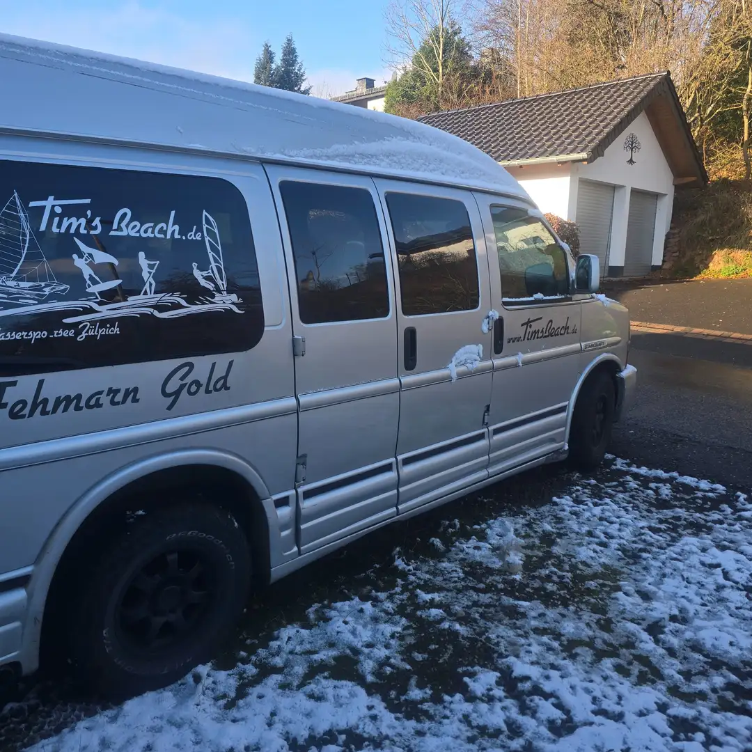 Chevrolet Chevy Van Savana Starkraft Silber - 2
