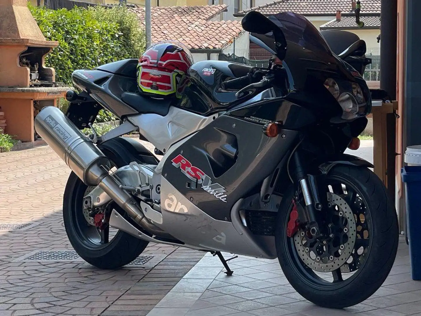 Aprilia RSV Mille Grigio - 1