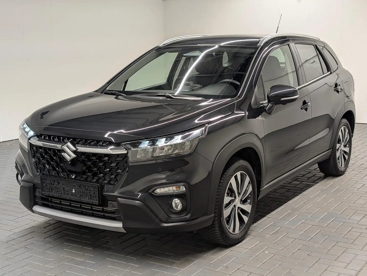 Suzuki SX4 S-Cross Allgrip LED/ACC/Navi/Kam/SHZ 95 kW (129 PS), Sc... Schwarz - 1