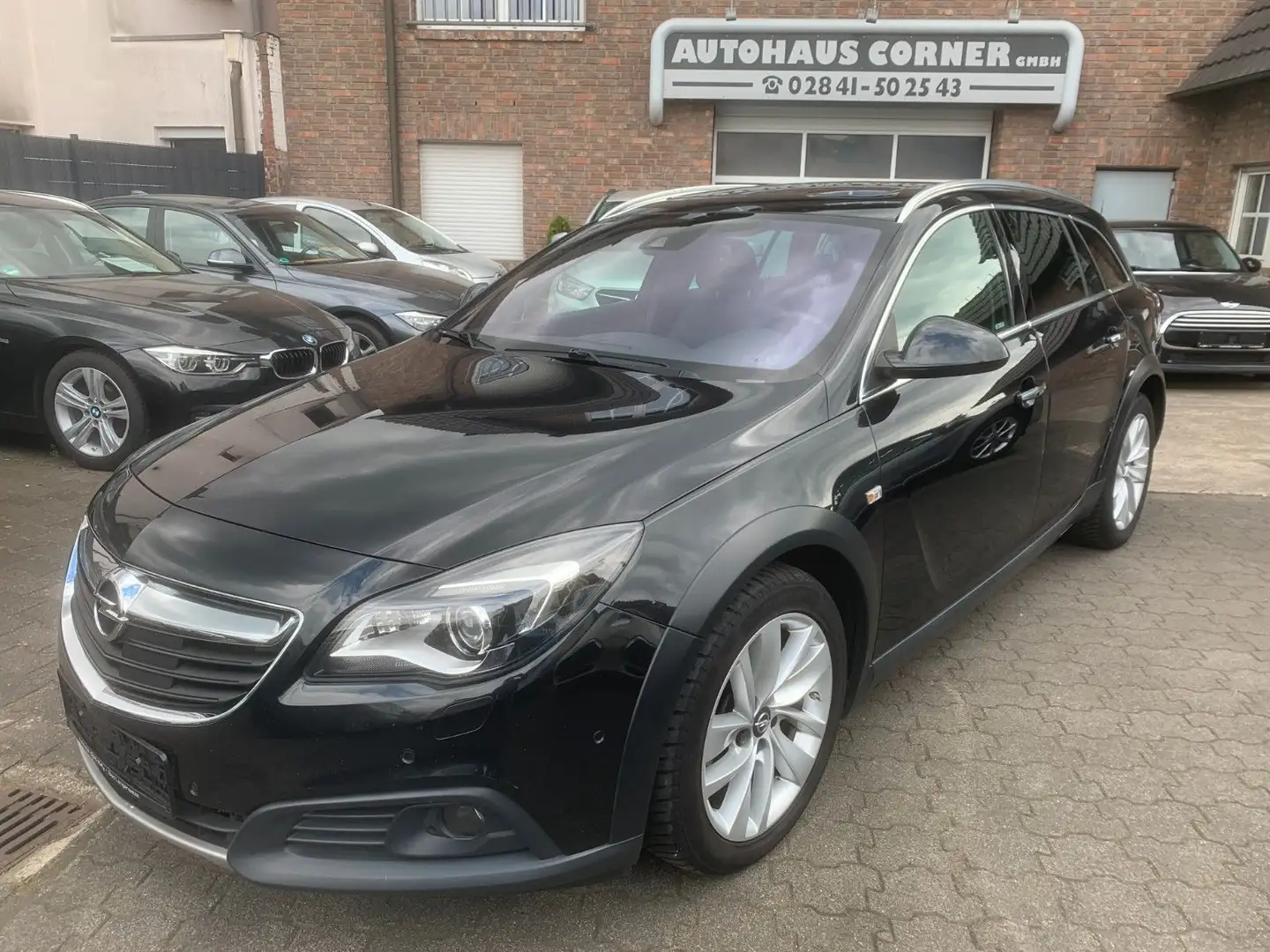 Opel Insignia Country Tourer 2.0 CDTi 4x4 OPC Line Schwarz - 1