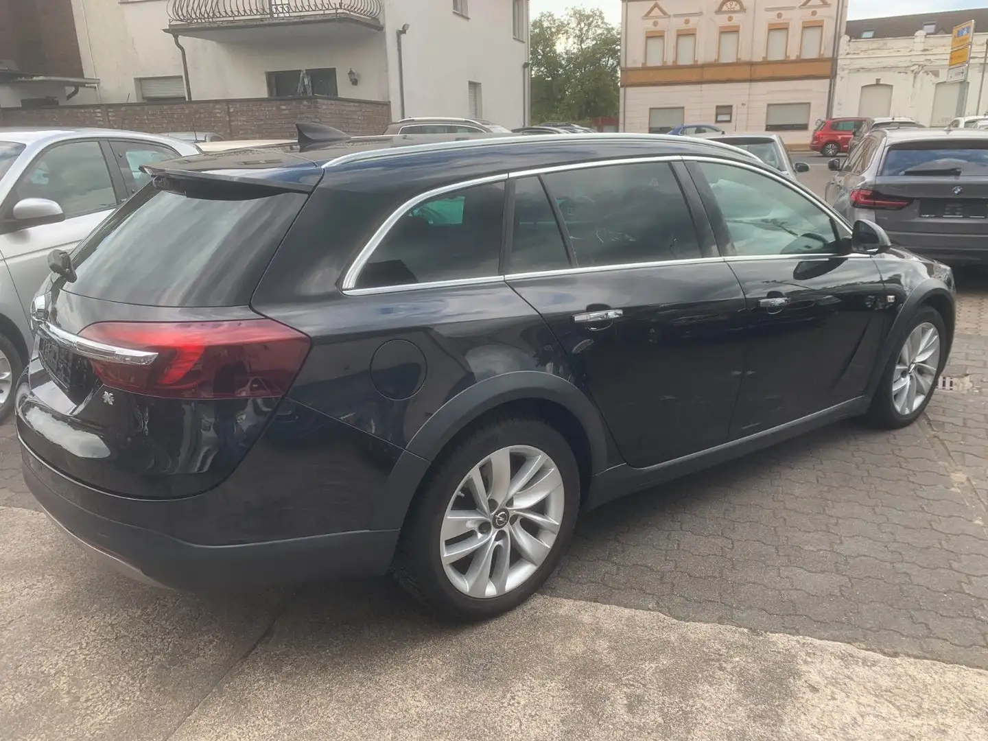 Opel Insignia Country Tourer 2.0 CDTi 4x4 OPC Line Schwarz - 2