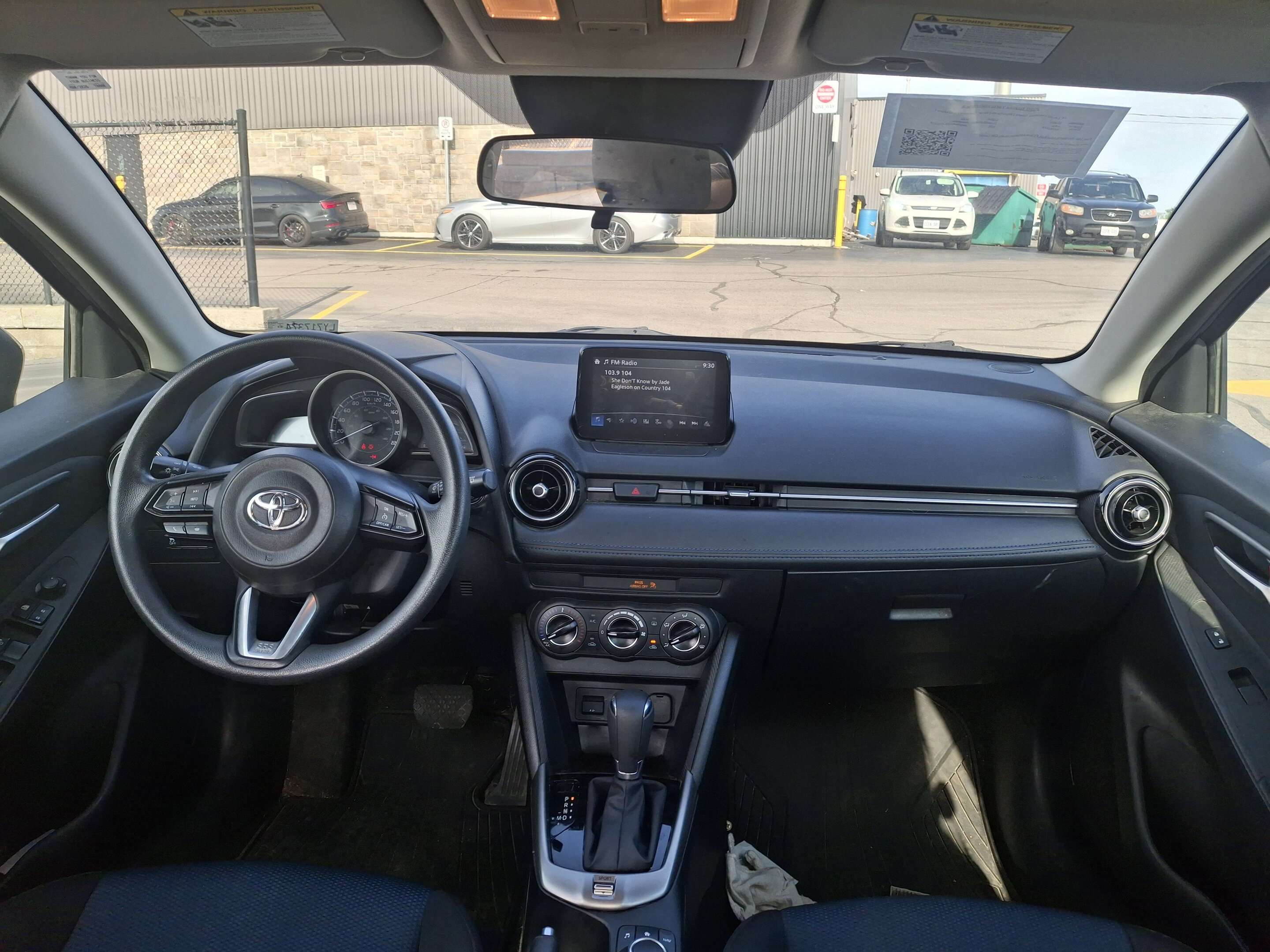2020 Toyota Yaris LE | Auto | Heated Seats | Bluetooth | Rear Camera — снимка 1