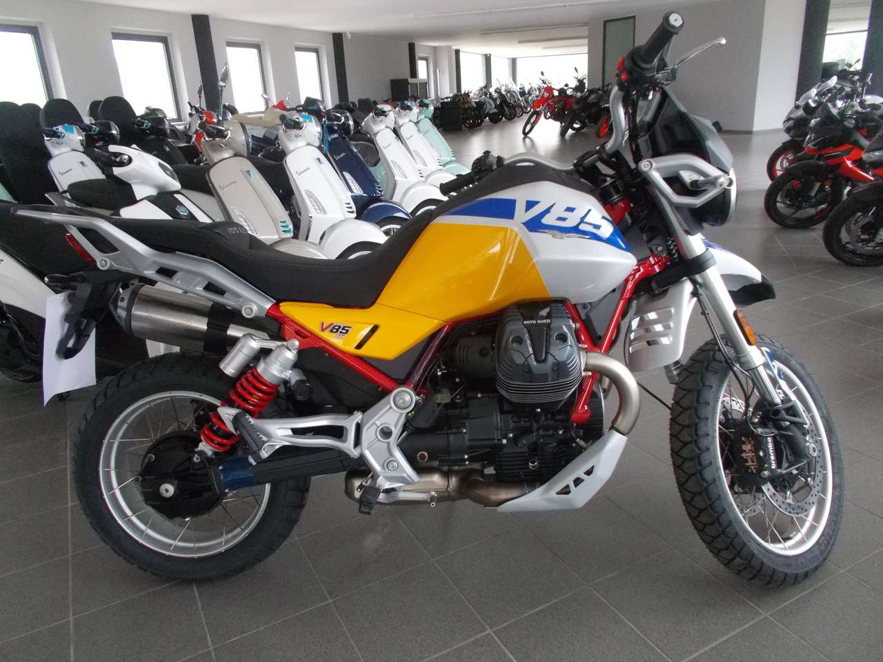 Moto Guzzi V 85 TT 2026