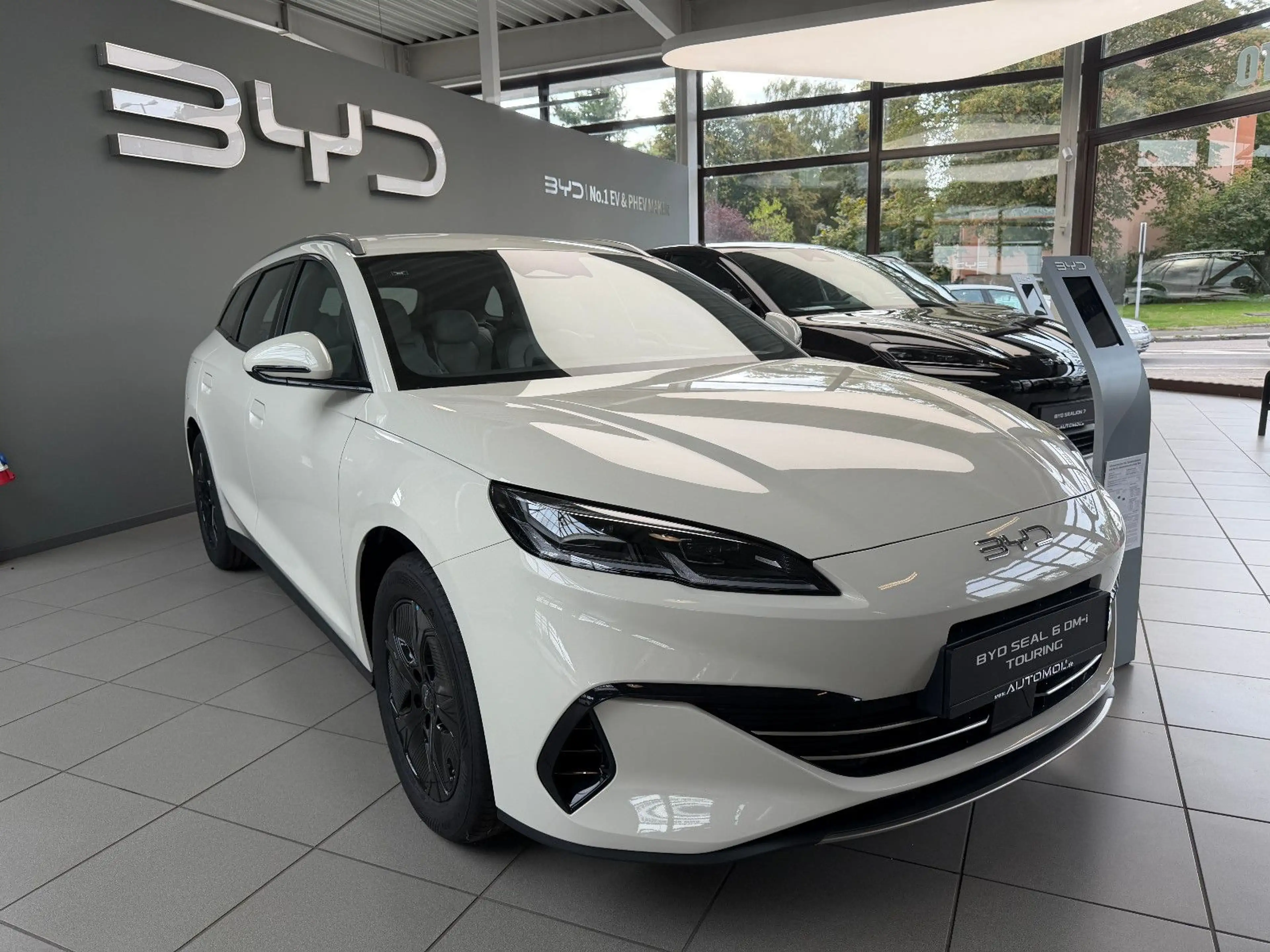 BYD Seal 6 SEAL Seal 6 Touring 1.5 PHEV DM-i 135 kW Boost — photo 3