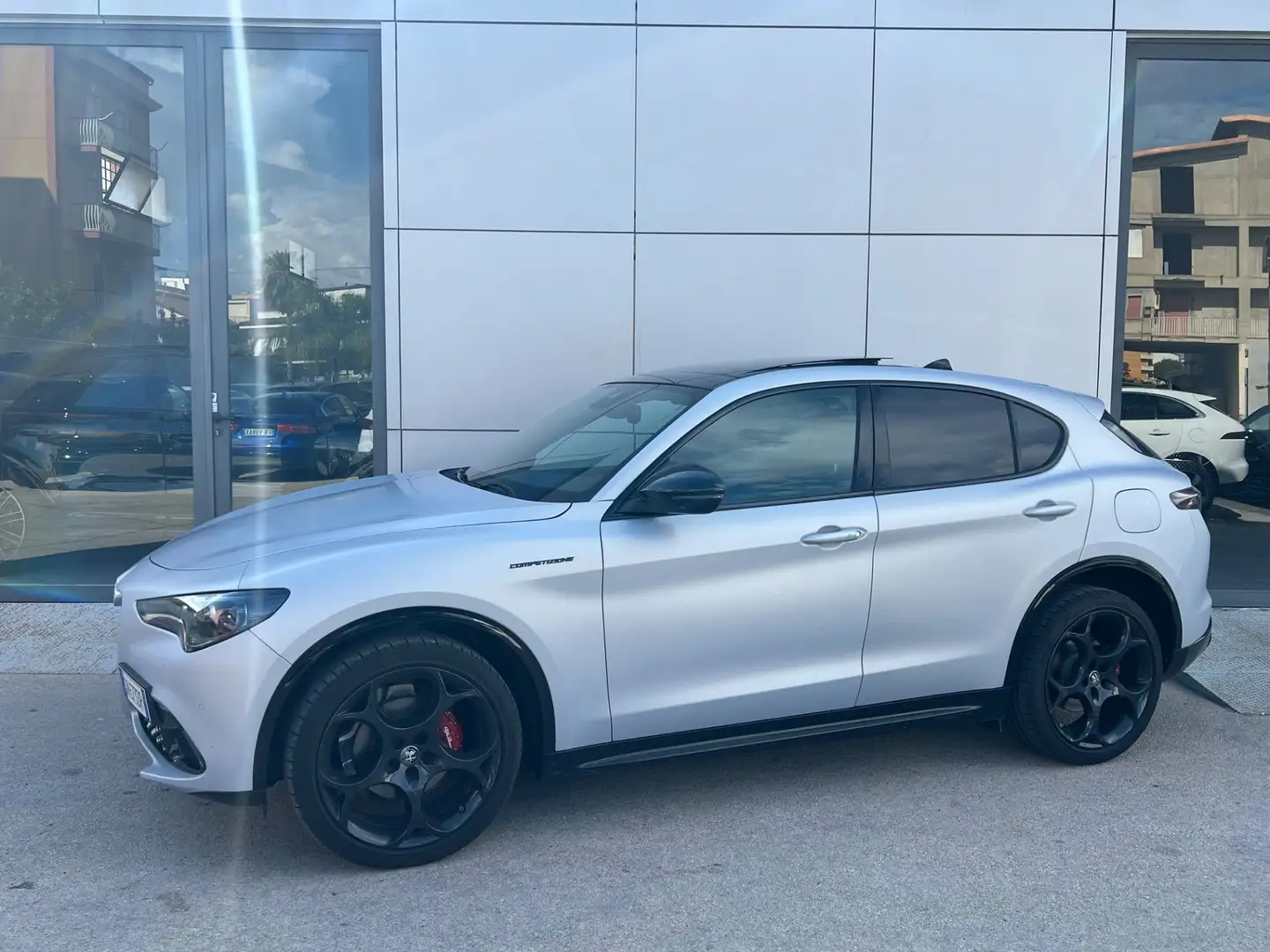Alfa Romeo Stelvio 2.0 t Competizione Q4 280cv auto Bianco - 2