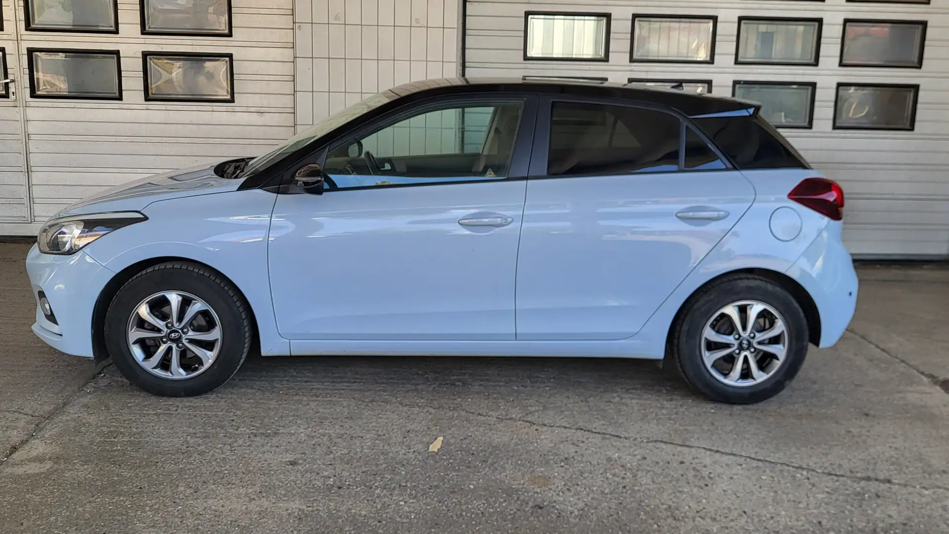 Hyundai i20 1,25 Level 2 Plus Blau - 2