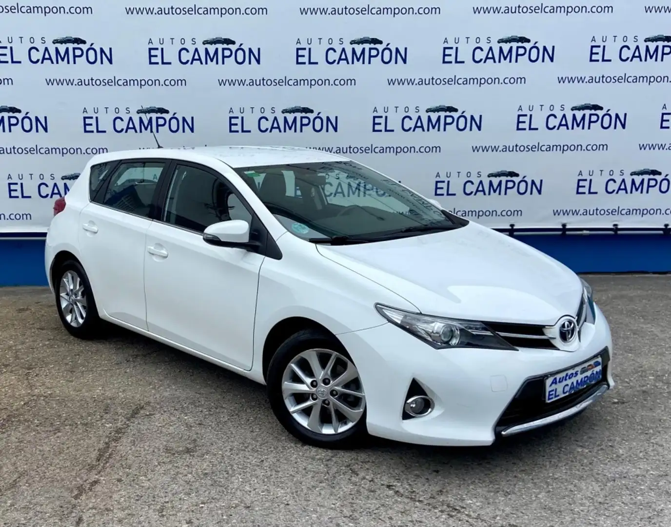 Toyota Auris 130 Active Blanc - 2