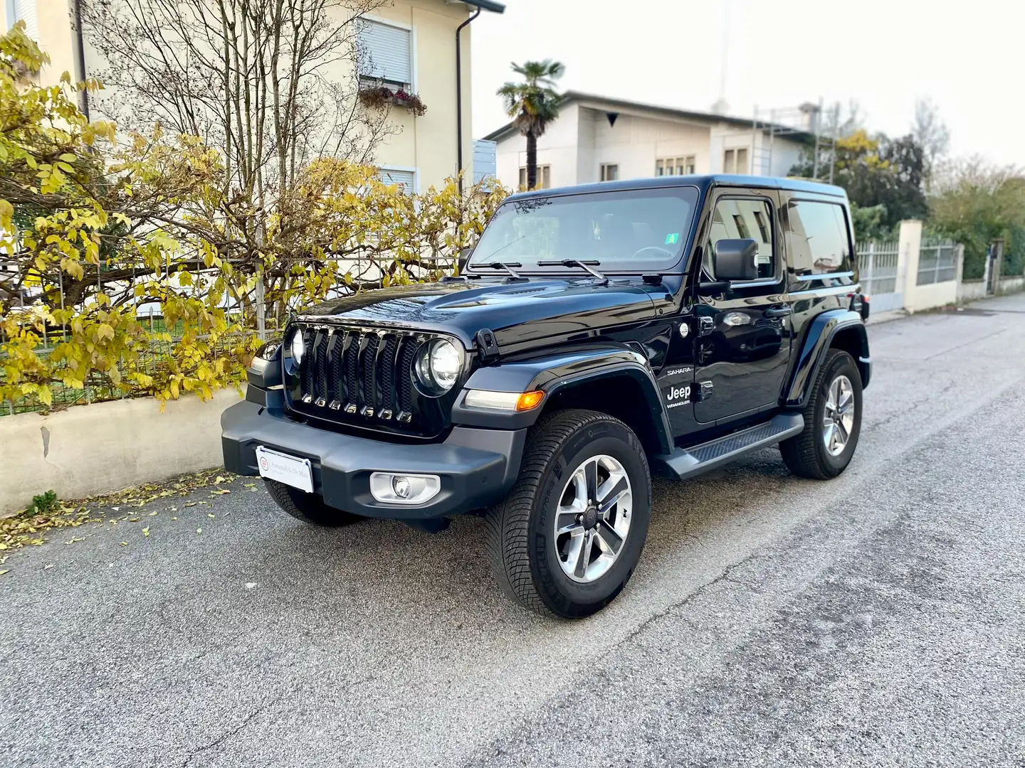 Jeep Wrangler Unlimited 2.2 mjt II Sahara auto 200cv Schwarz - 1