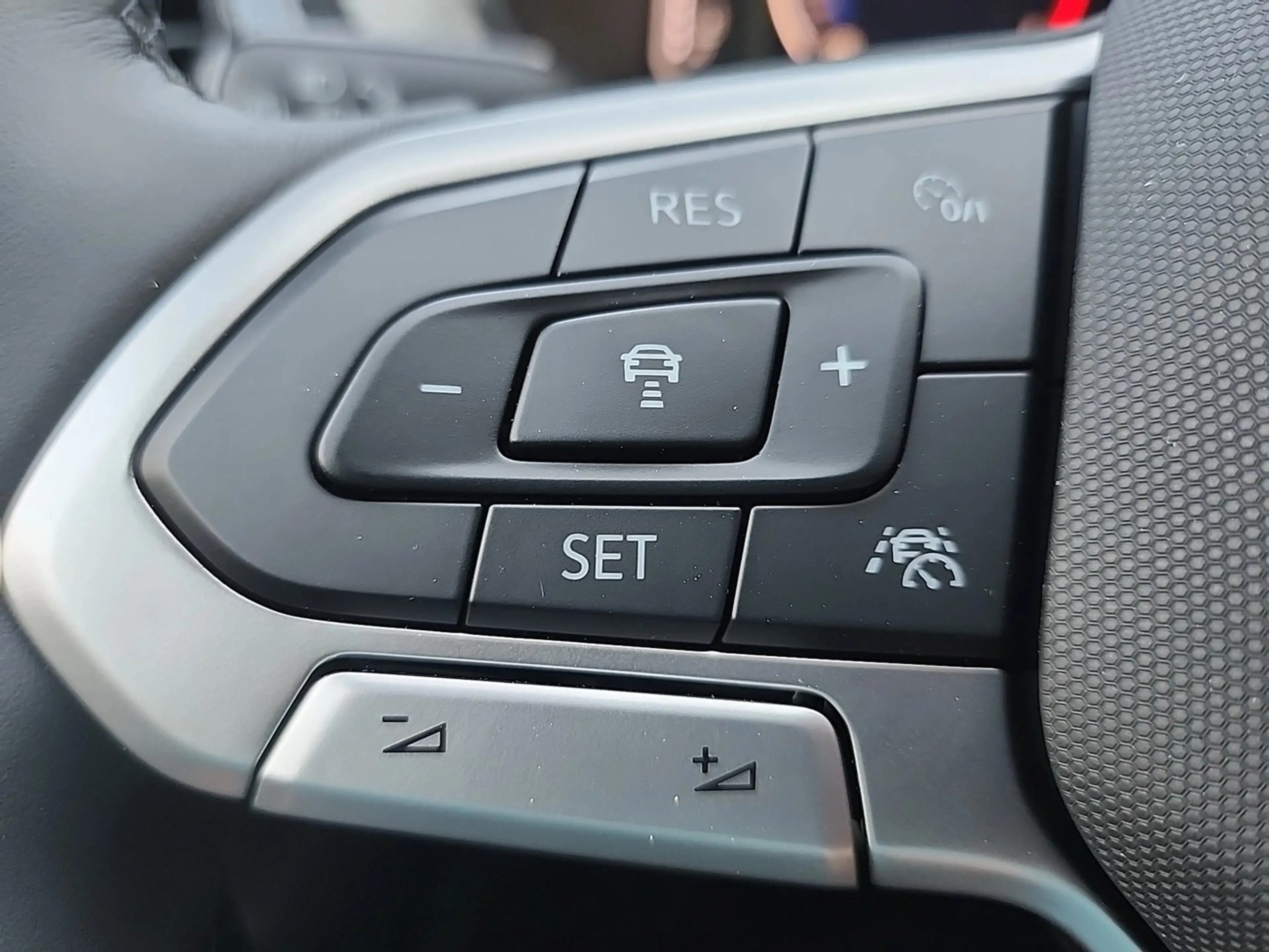 Volkswagen T-Cross Friends TSI DSG — photo 21
