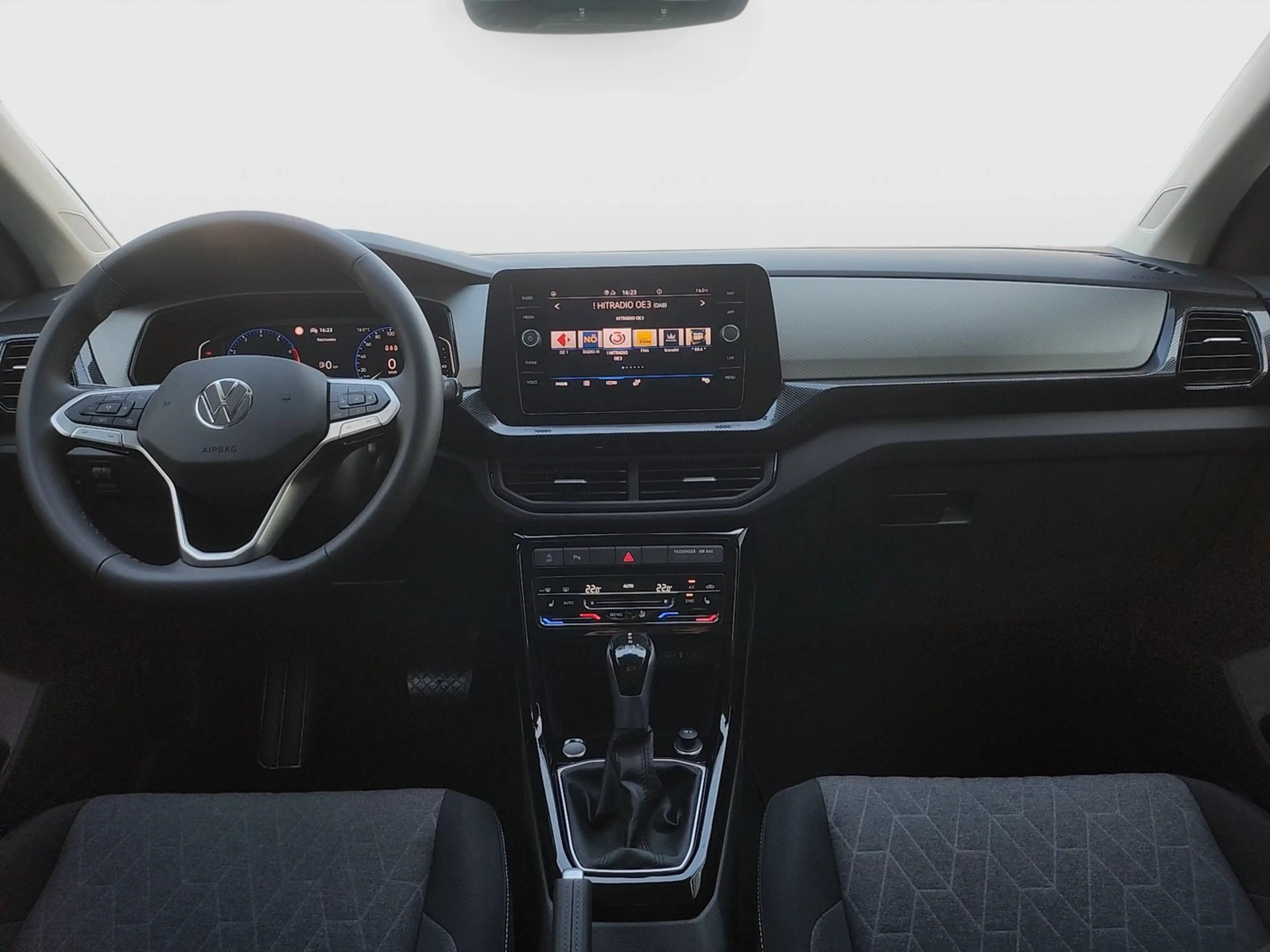 Volkswagen T-Cross Friends TSI DSG — photo 9