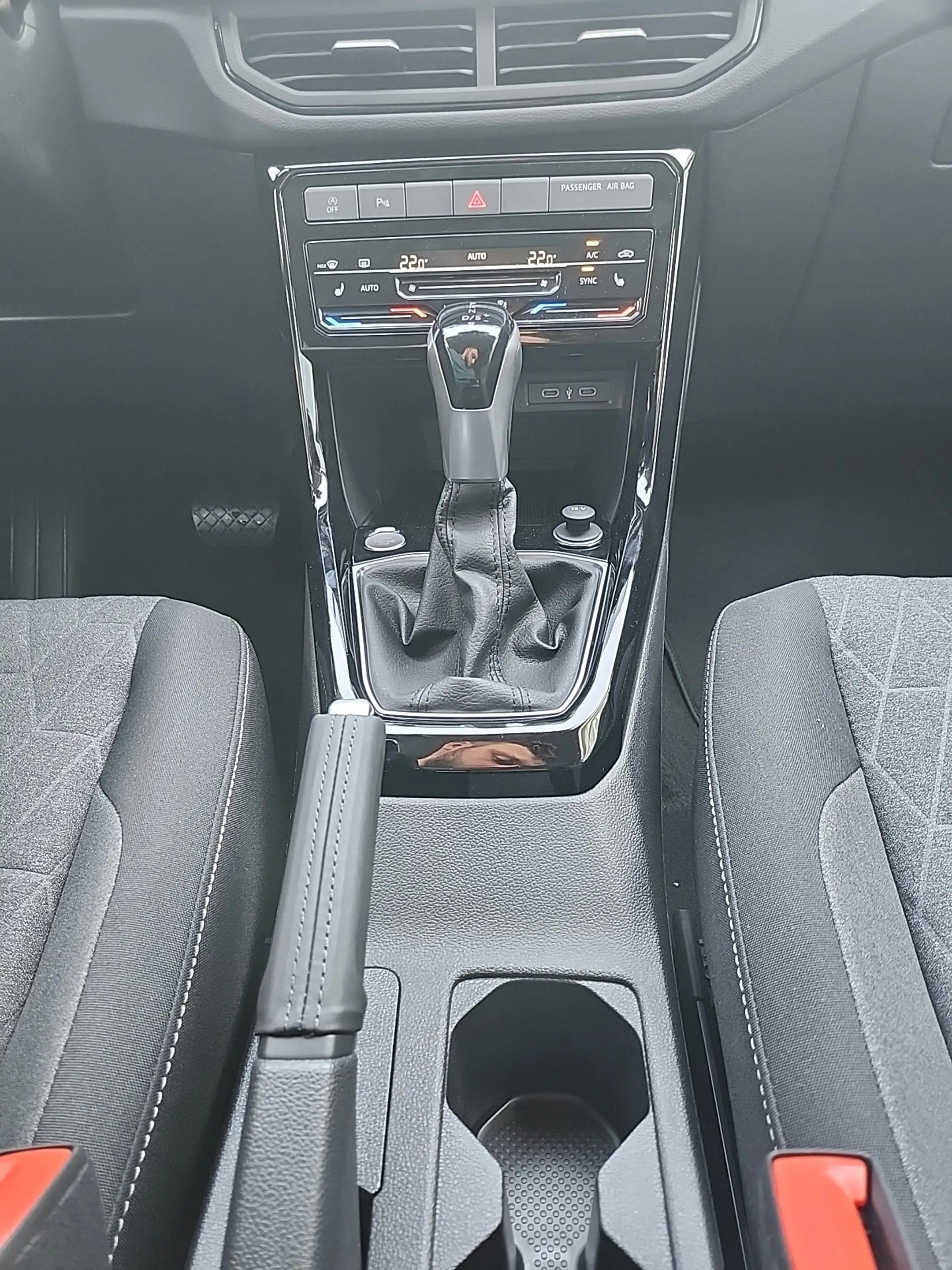 Volkswagen T-Cross Friends TSI DSG — photo 27