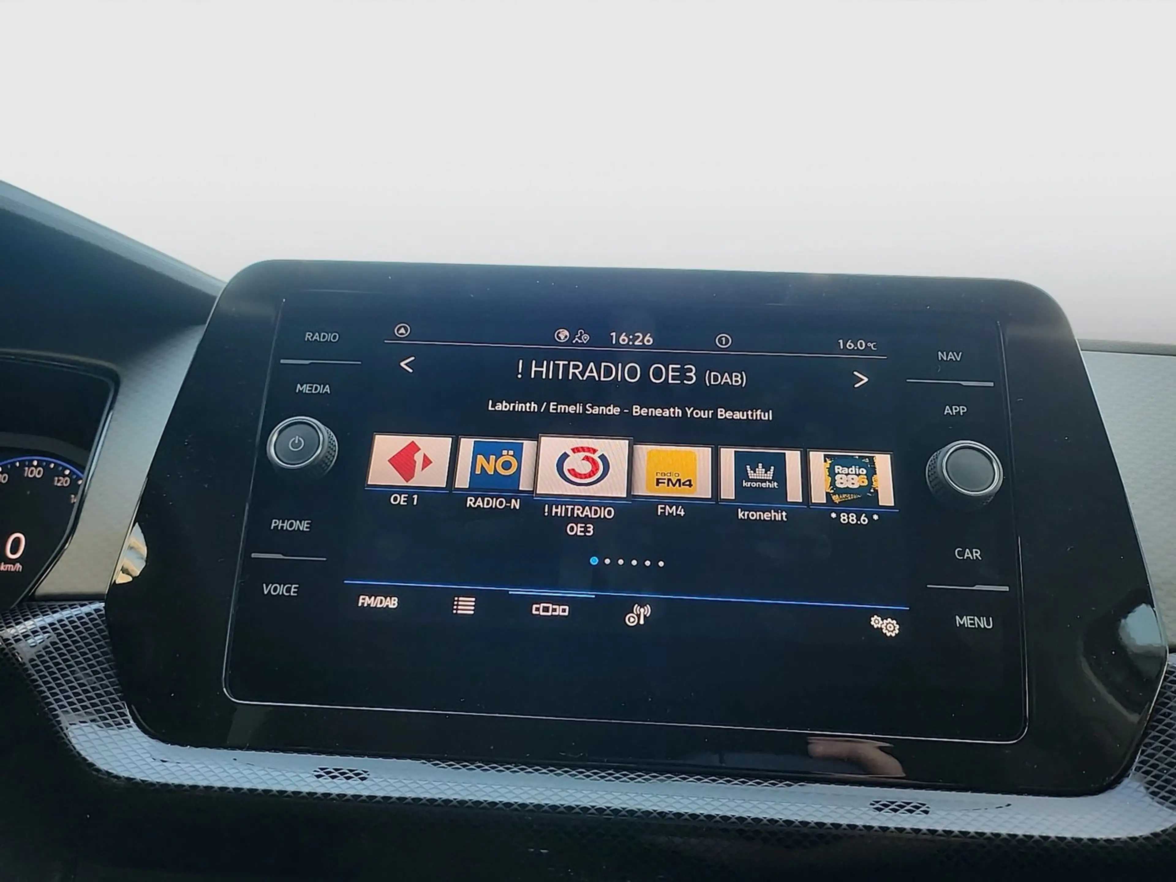Volkswagen T-Cross Friends TSI DSG — photo 20