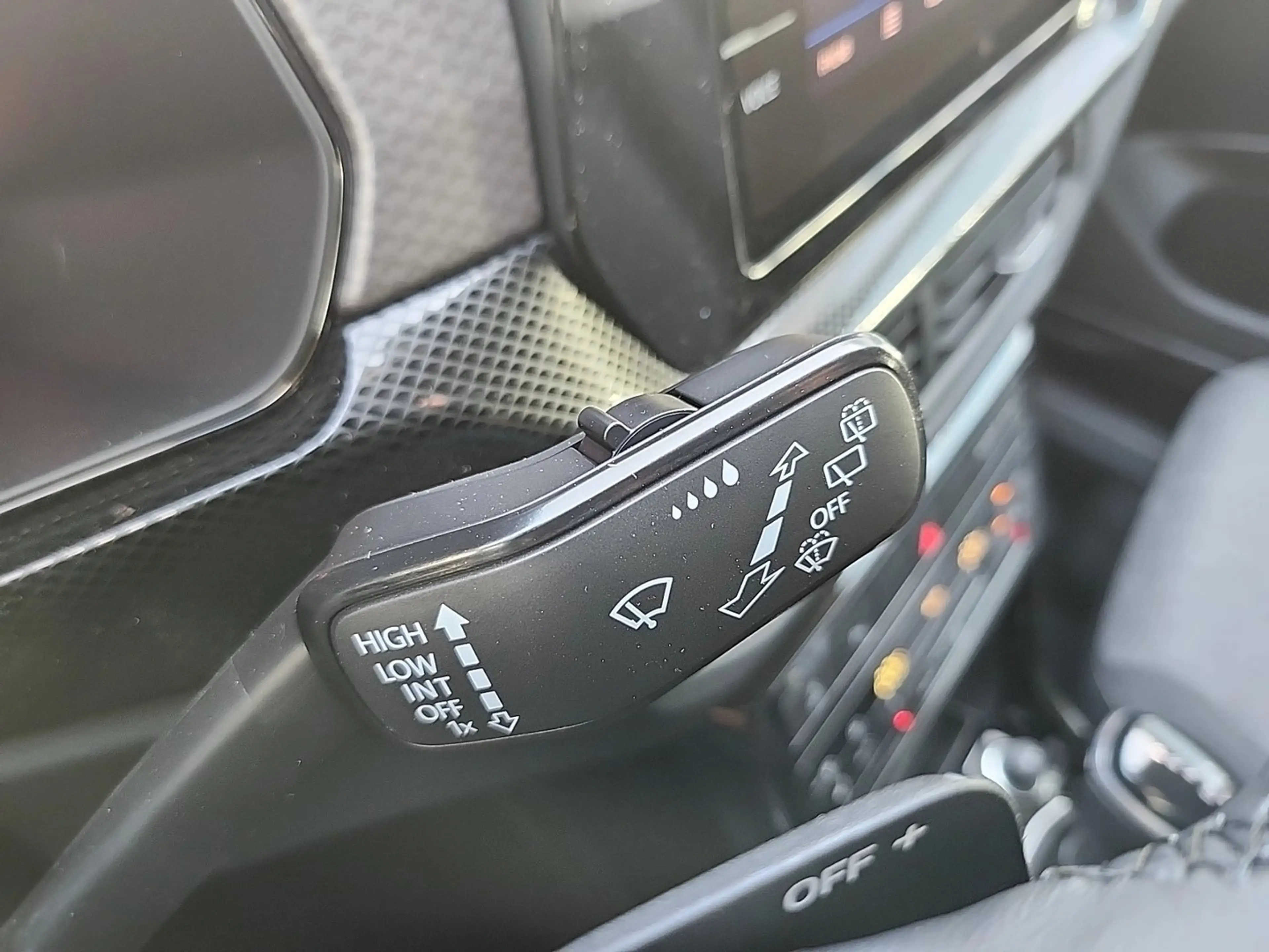 Volkswagen T-Cross Friends TSI DSG — photo 24