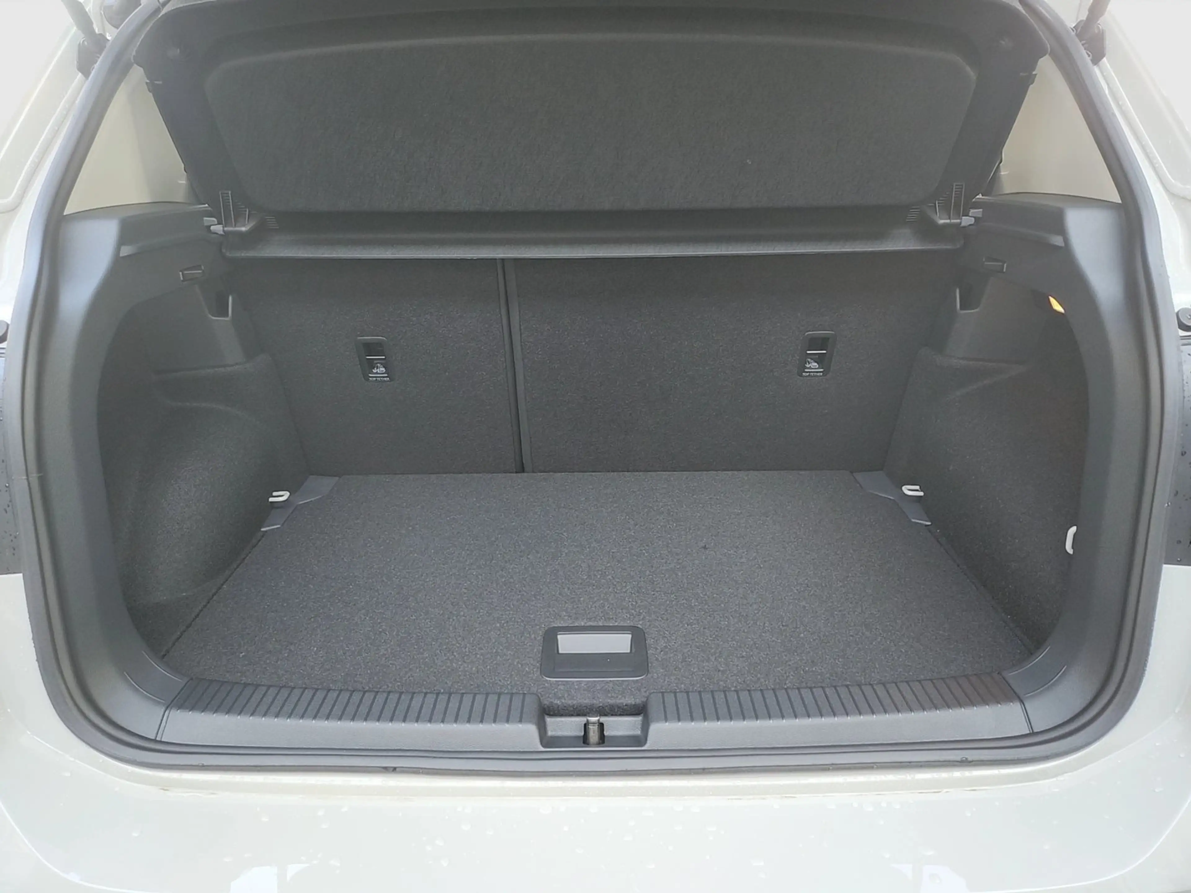 Volkswagen T-Cross Friends TSI DSG — photo 30