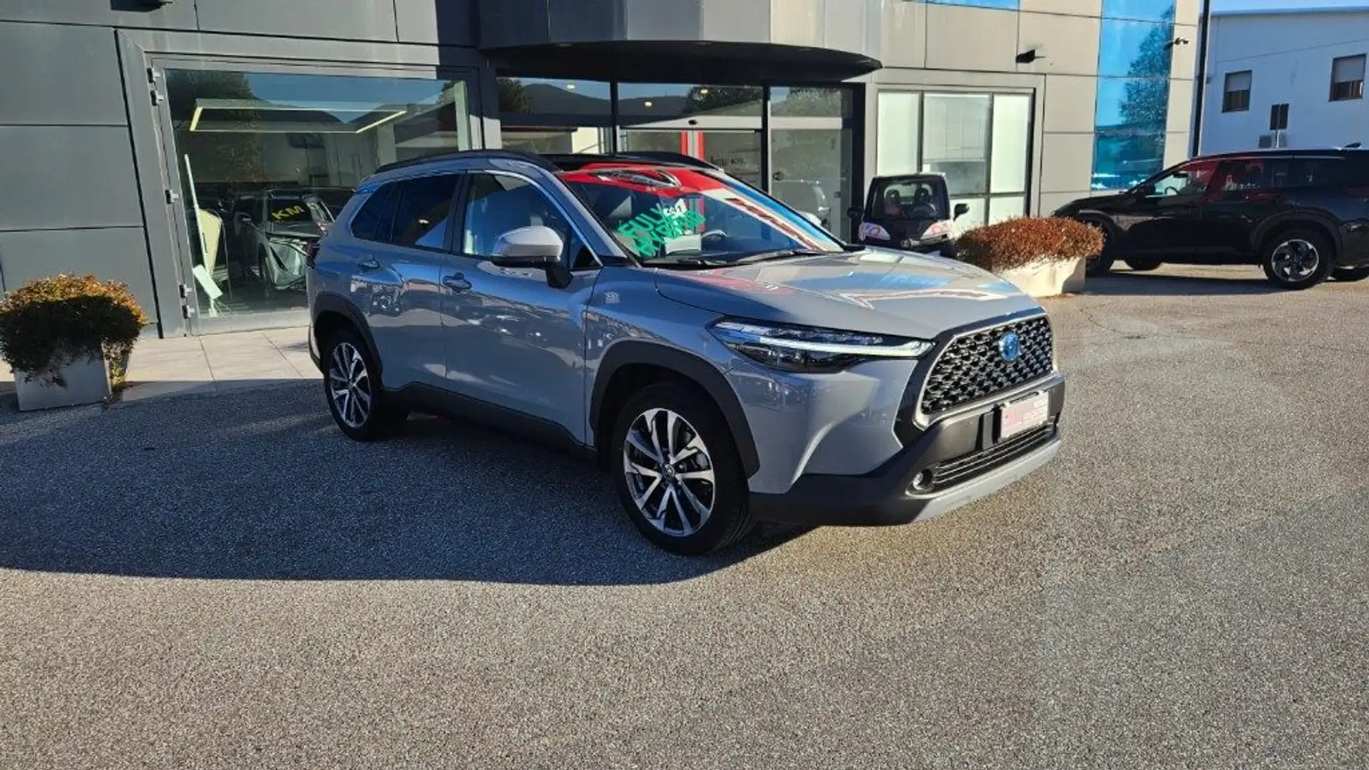 Toyota Corolla Cross 2.0 Hybrid 197 CV E-CVT Lounge Grigio - 2