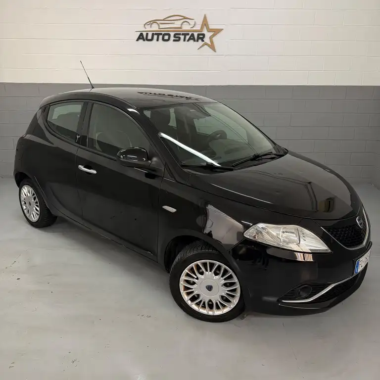 Lancia Ypsilon 2017 из Европы — купить под ключ