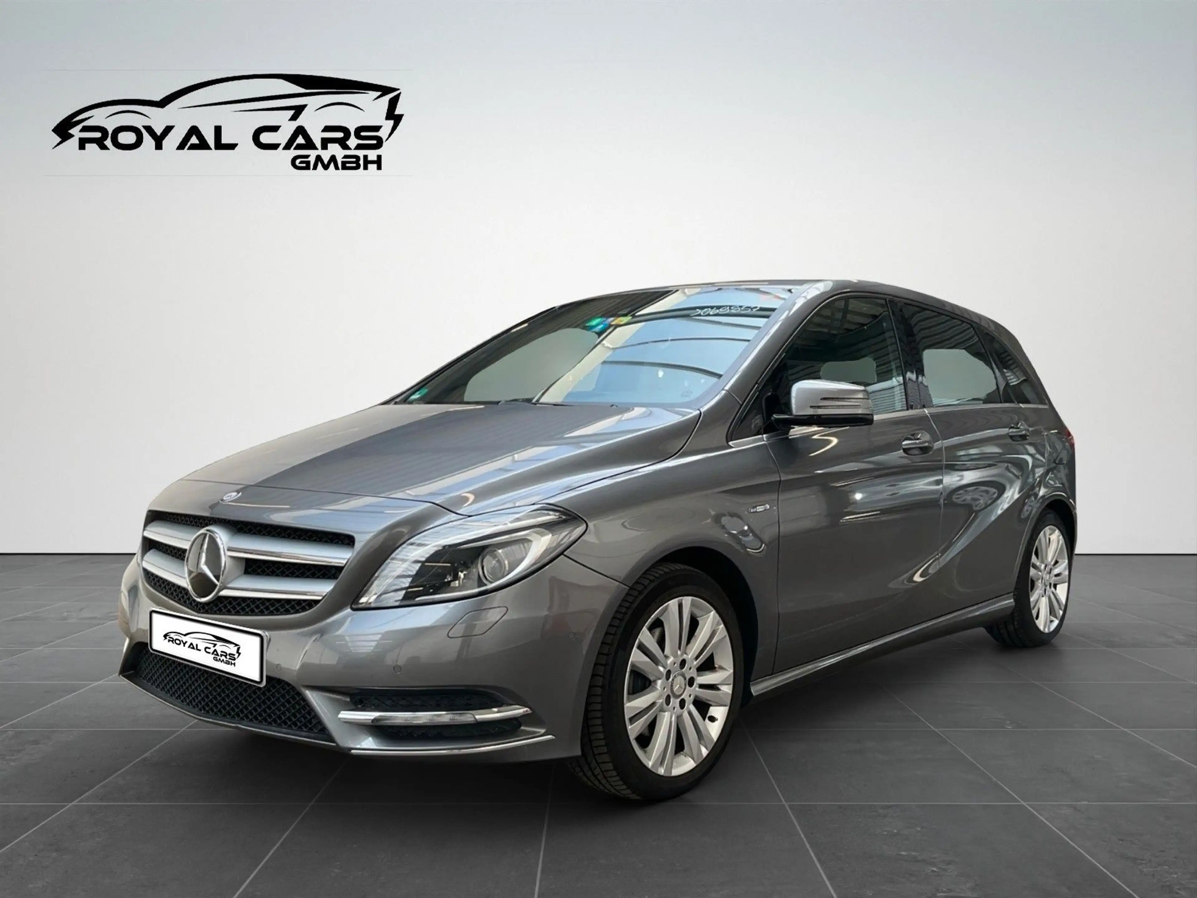 Mercedes-Benz B 200 NAVI*CAM*XENON*LED*PDC*LEDER*MEMORY*SHZ*F1