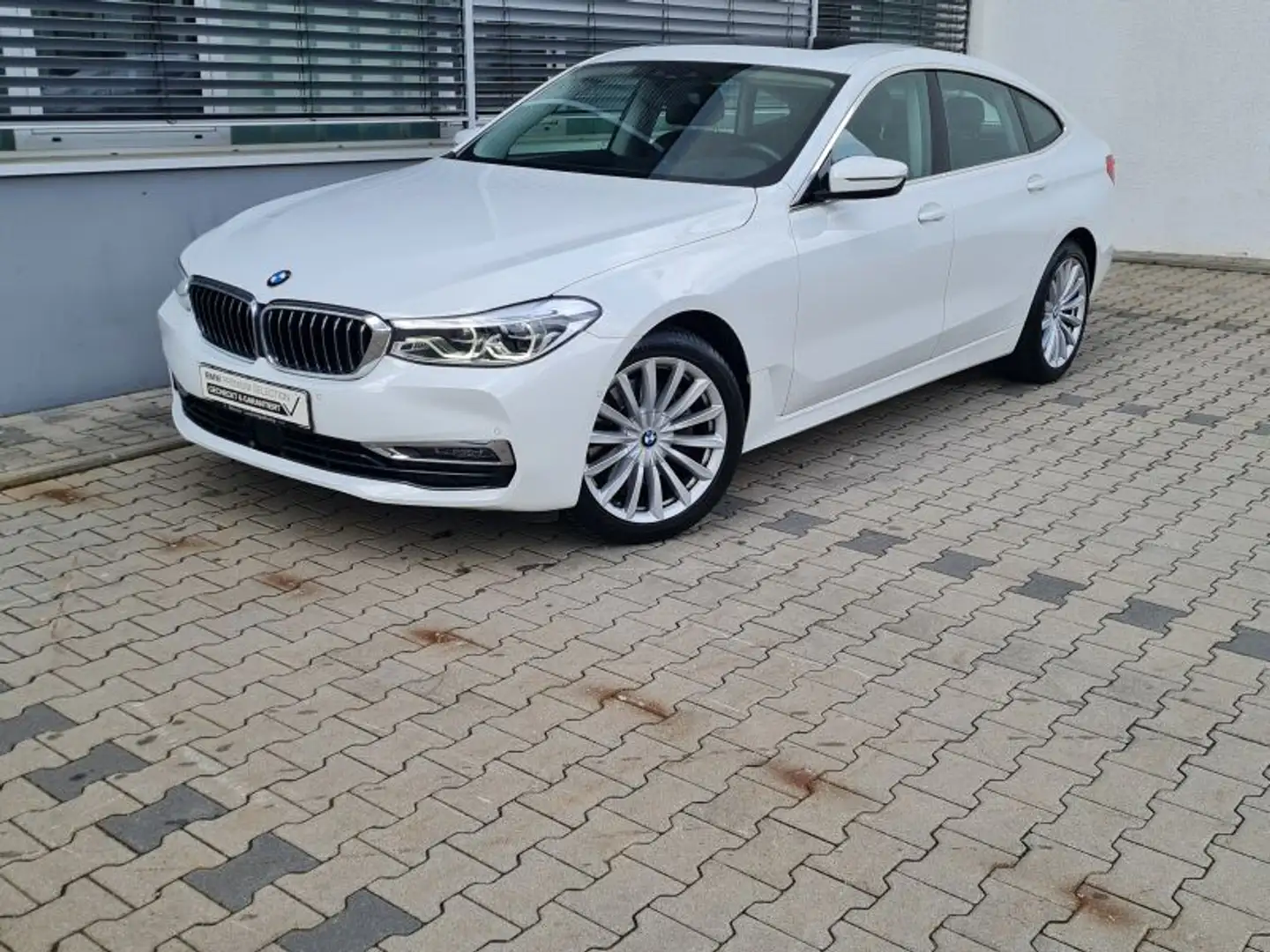 BMW 640 i Gran Turismo Luxury Line *TOP AUSSTATTUNG* White - 2