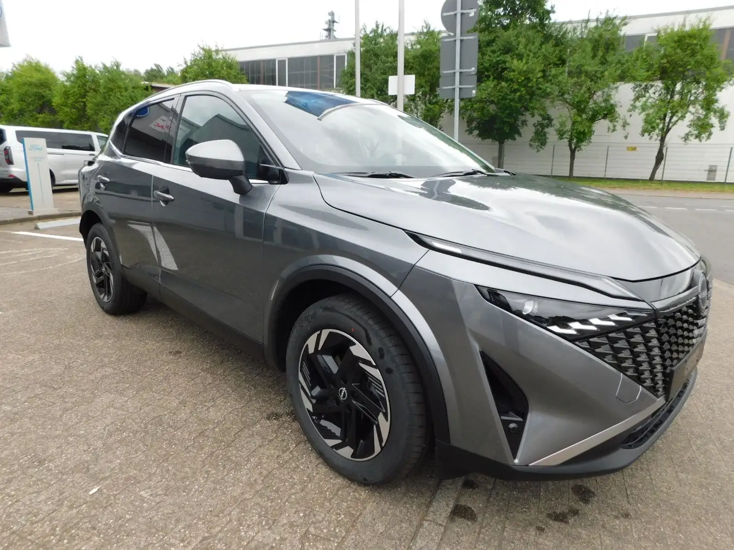 Nissan Qashqai N-Connecta Autom. Navi 360° *FACELIFT* Grau - 1