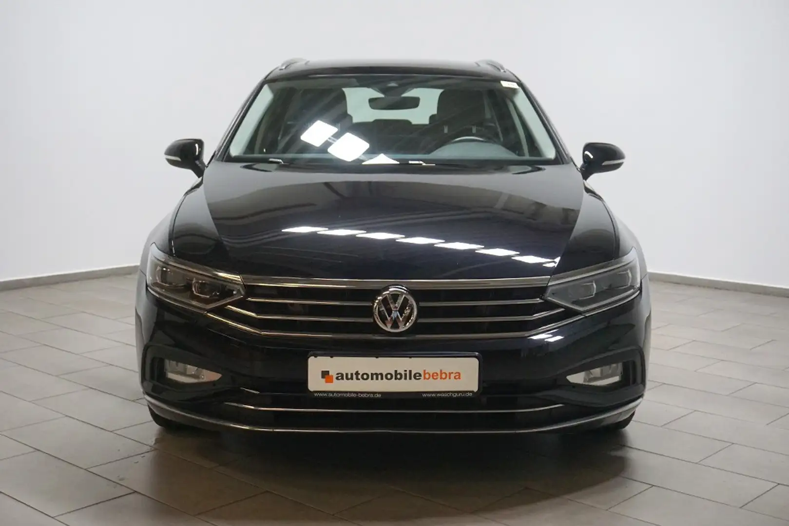 Volkswagen Passat 2.0TSI DSG Elegance AHK Pano Navi Schwarz - 2