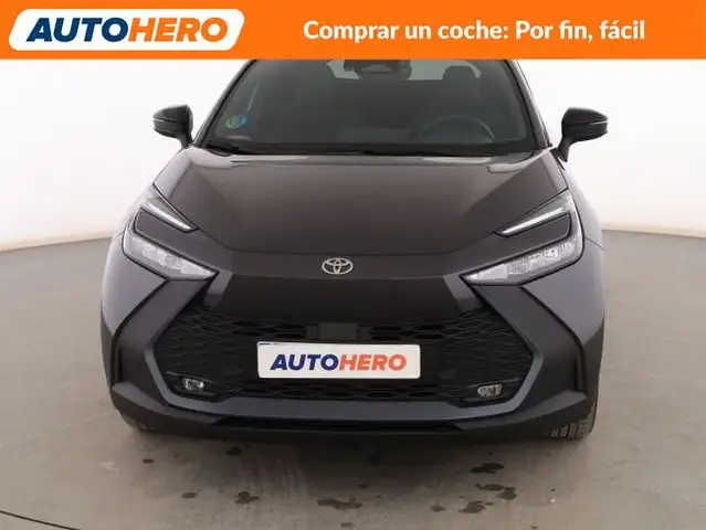 Toyota C-HR view 9