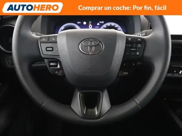 Toyota C-HR view 25