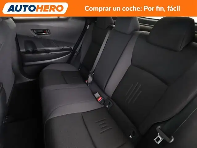Toyota C-HR view 15